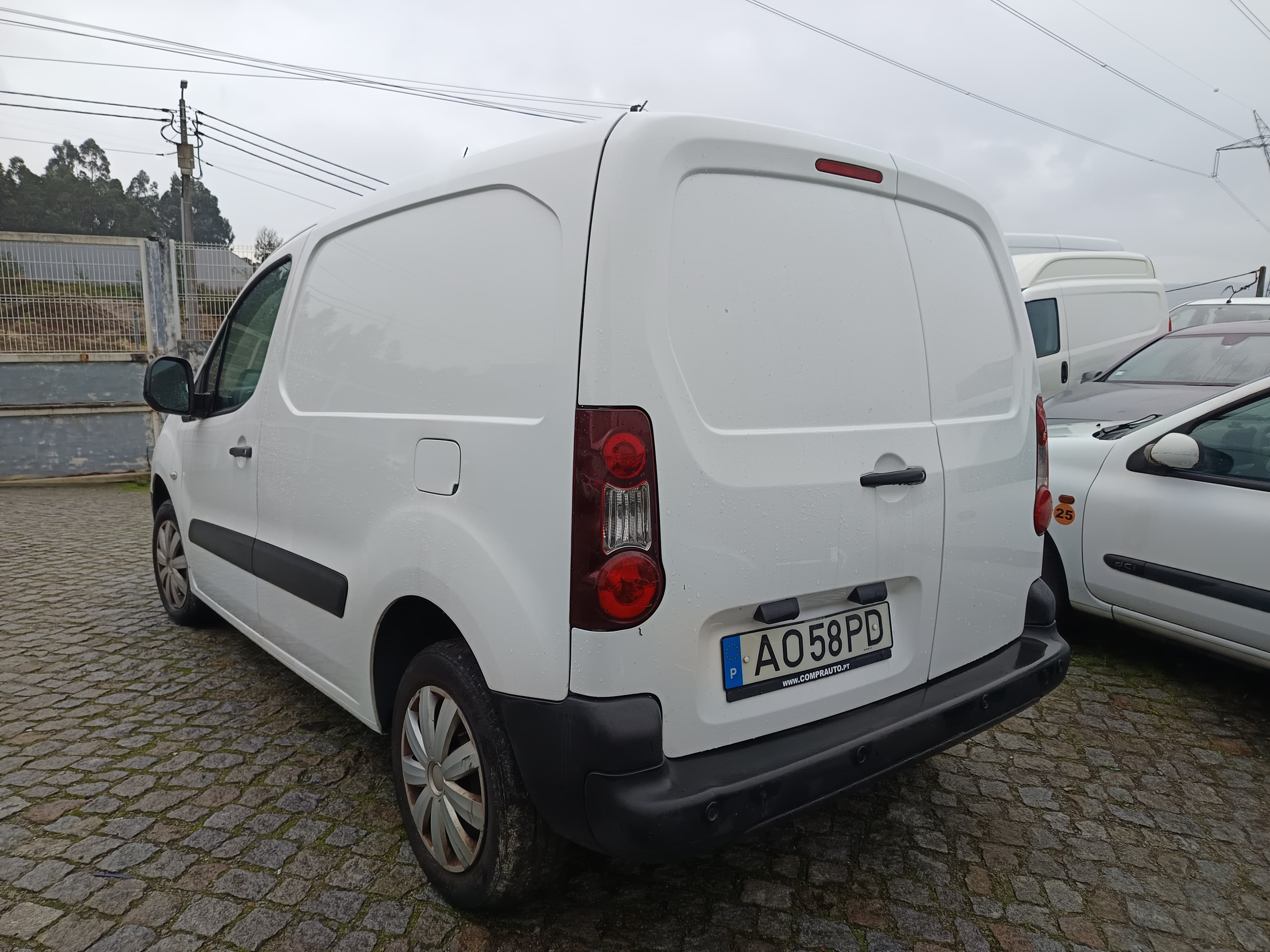 Peugeot Partner · Ano 2016 — imagem 6