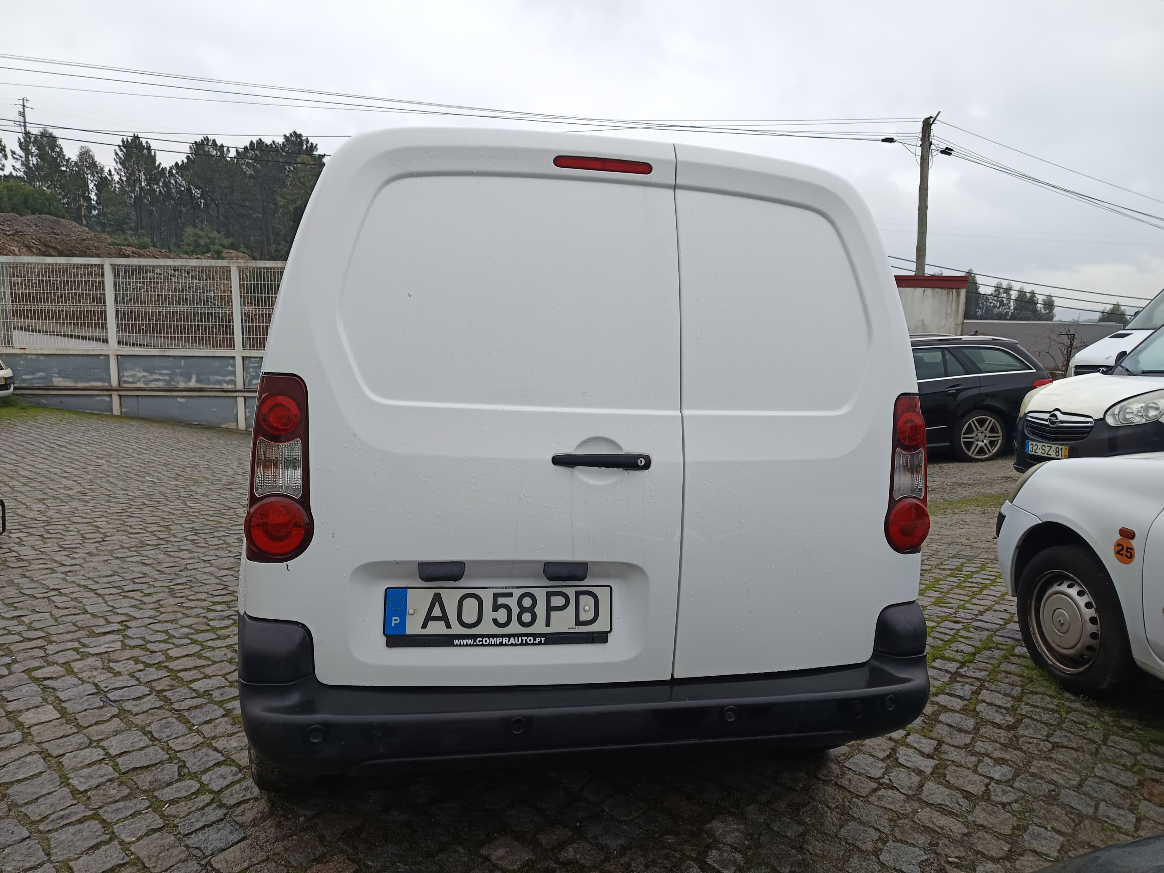 Peugeot Partner · Ano 2016 — imagem 5