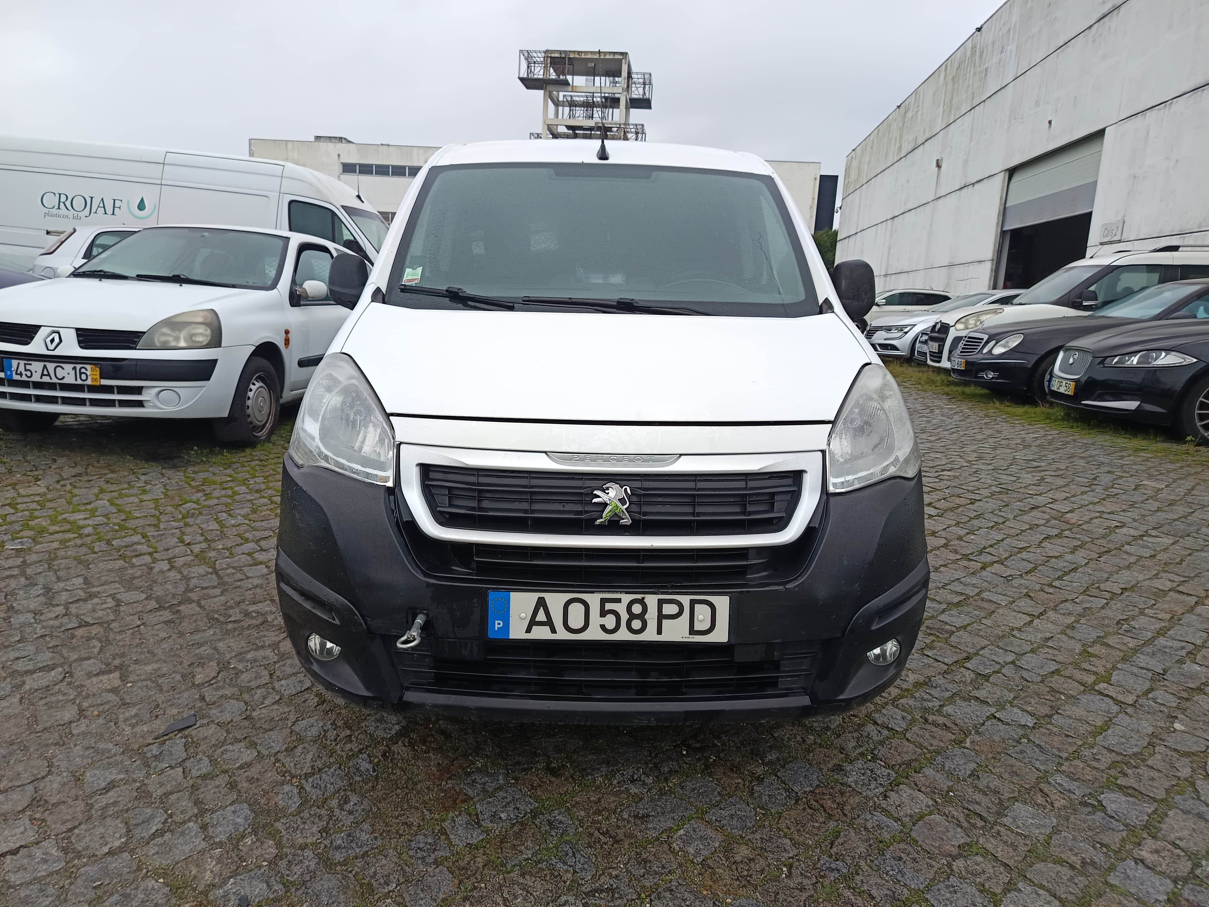 Peugeot Partner · Ano 2016 — imagem 2