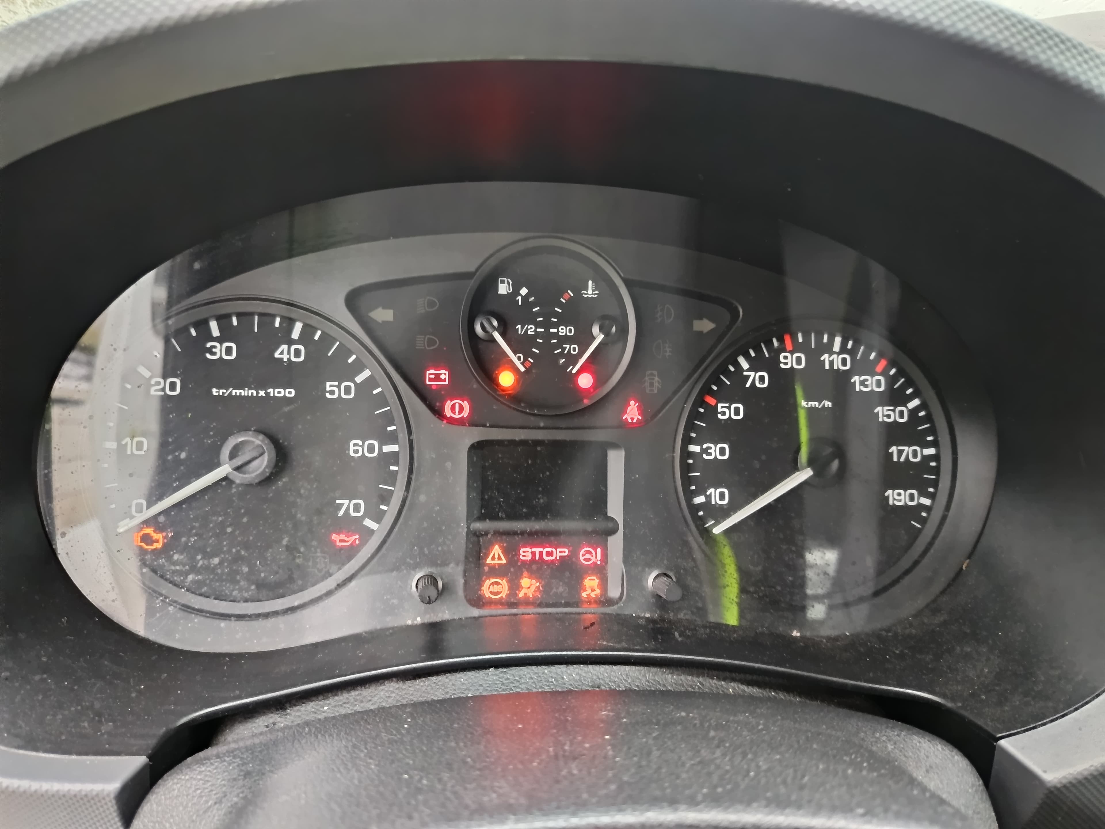 Peugeot Partner · Ano 2016 — imagem 34