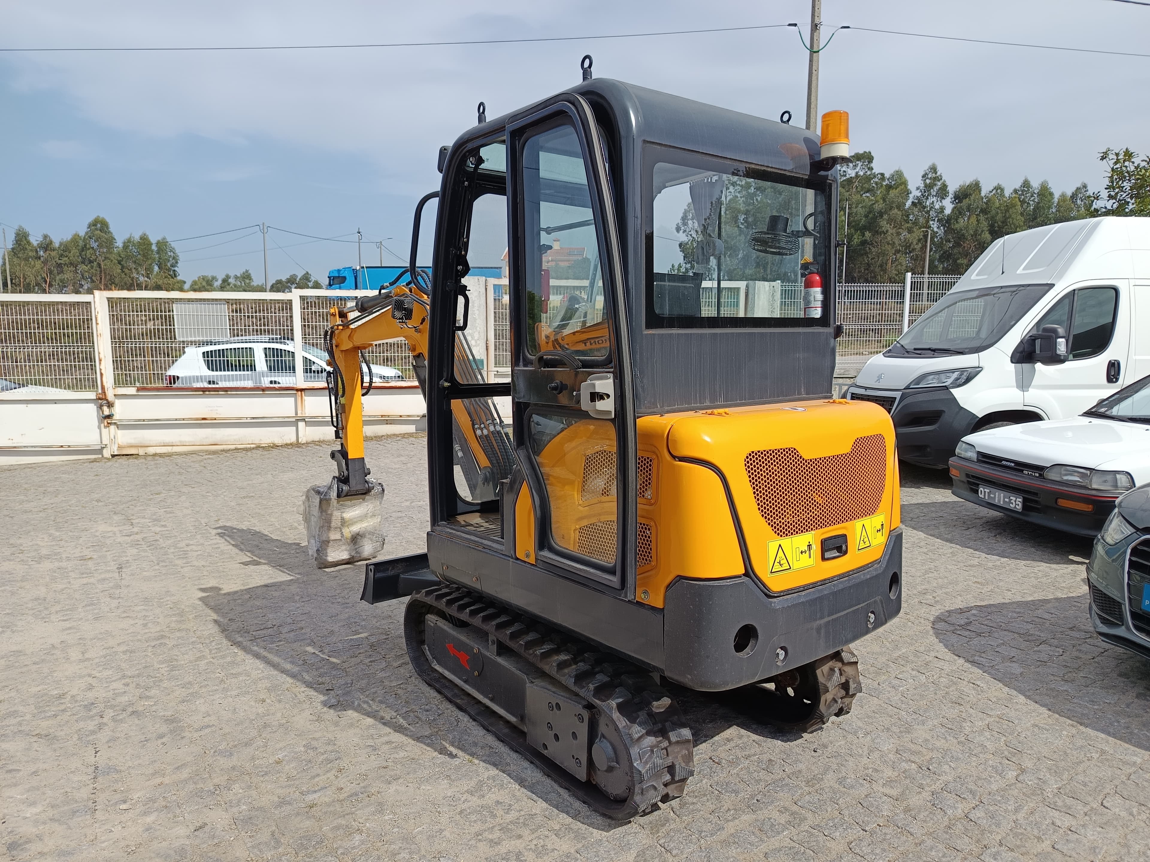 Mini Giratória Infront YFE20 · Ano 2023 — imagem 5