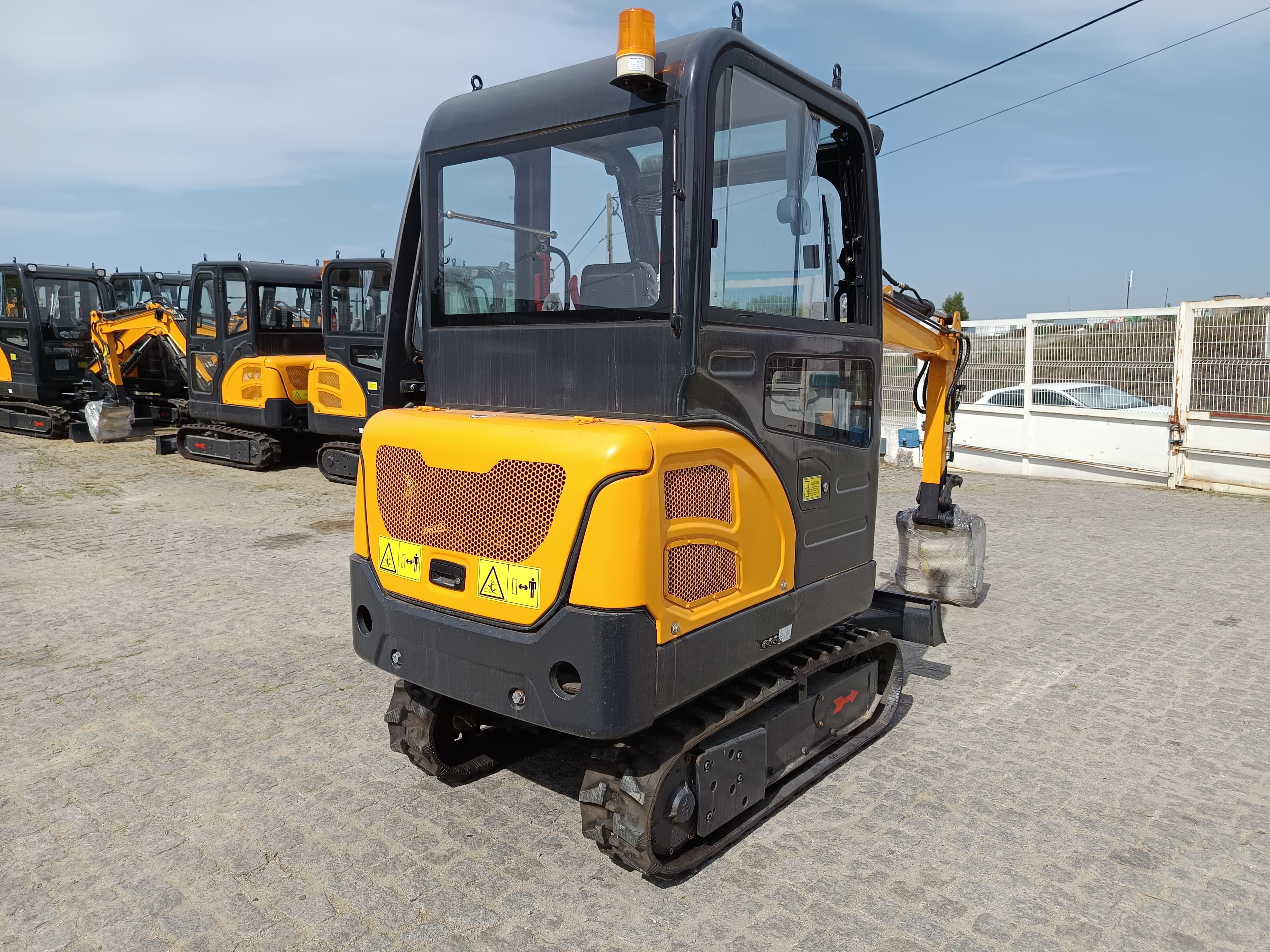 Mini Giratória Infront YFE20 · Ano 2023 — imagem 3
