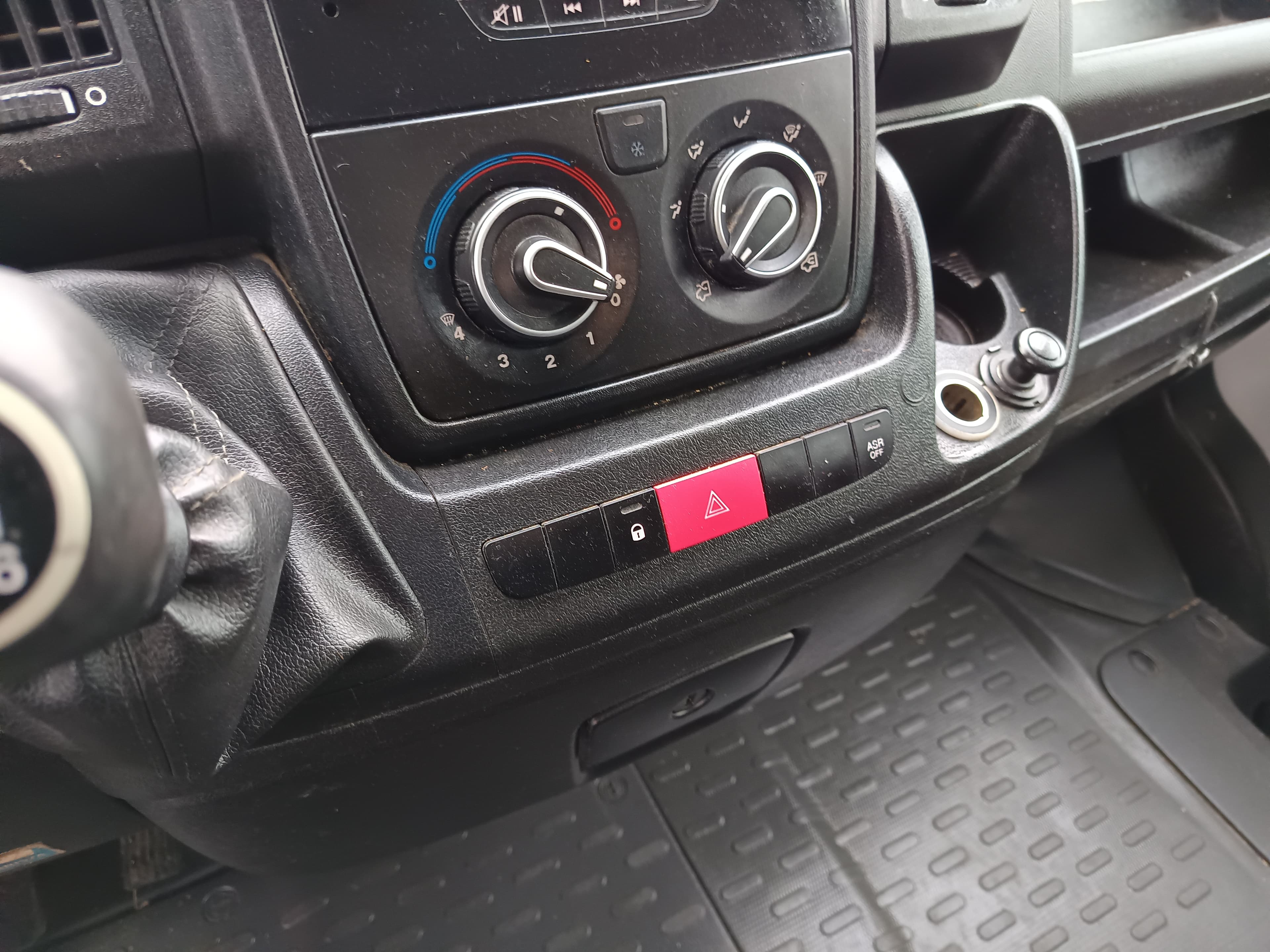 Peugeot Boxer · Année 2015 — image 26