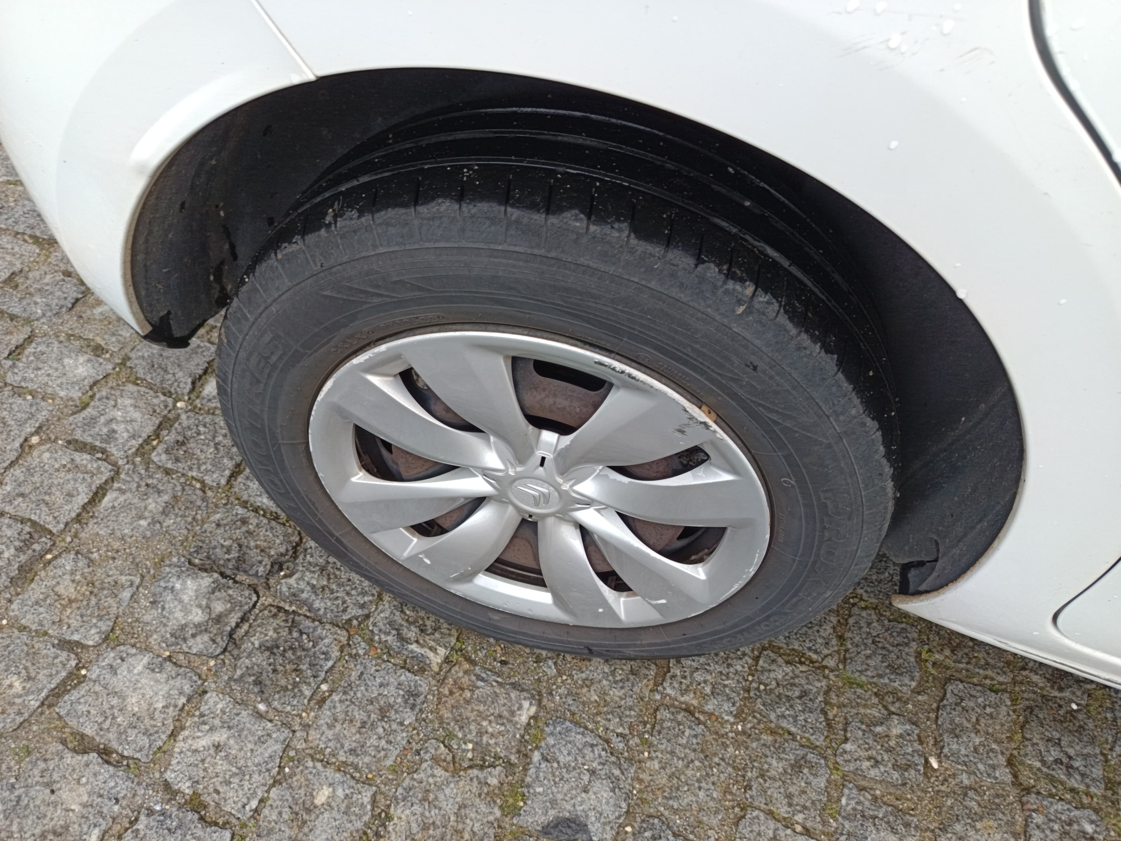 Citroën C3 · Ano 2010 — imagem 9
