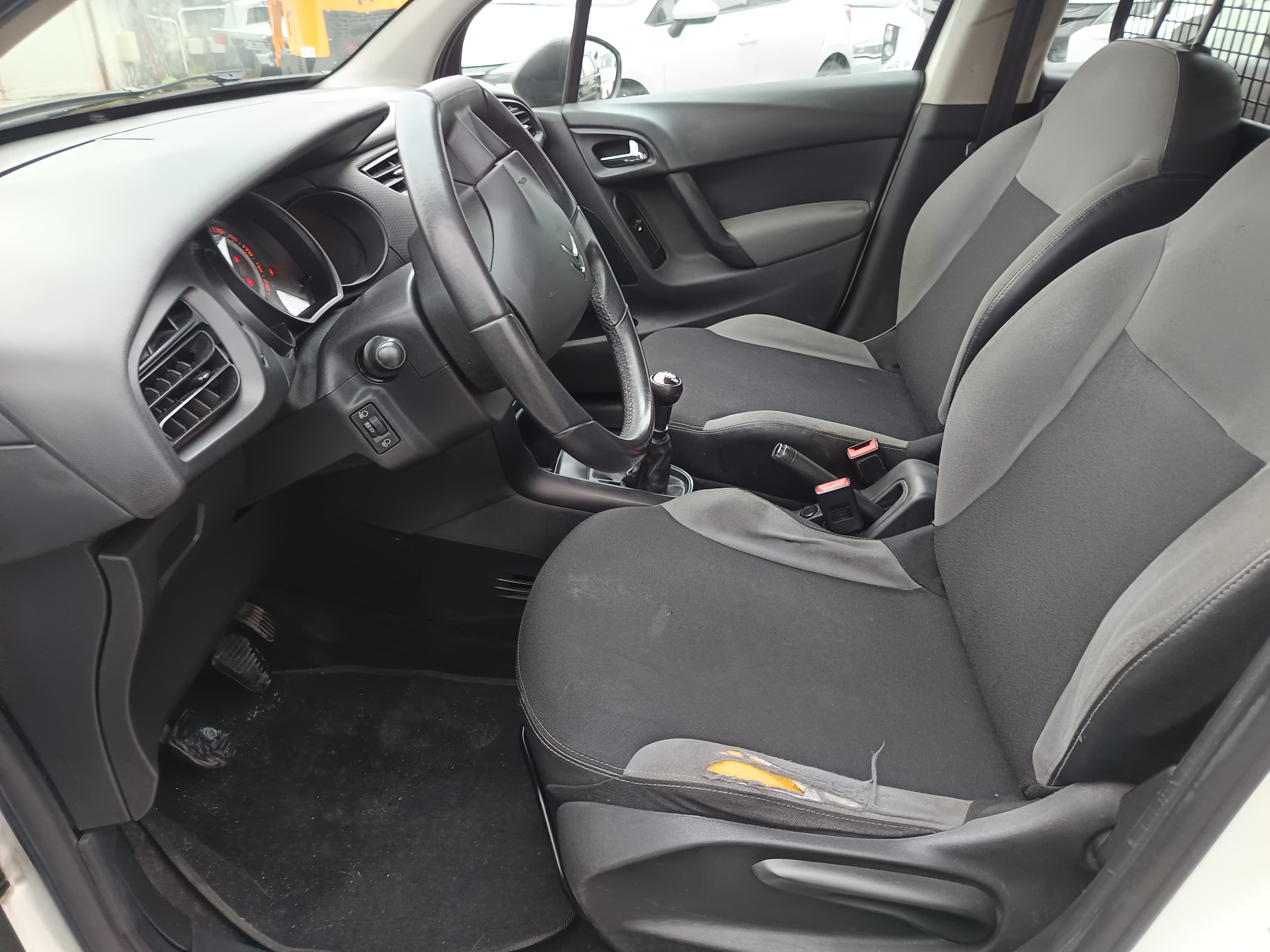Citroën C3 · Ano 2010 — imagem 26