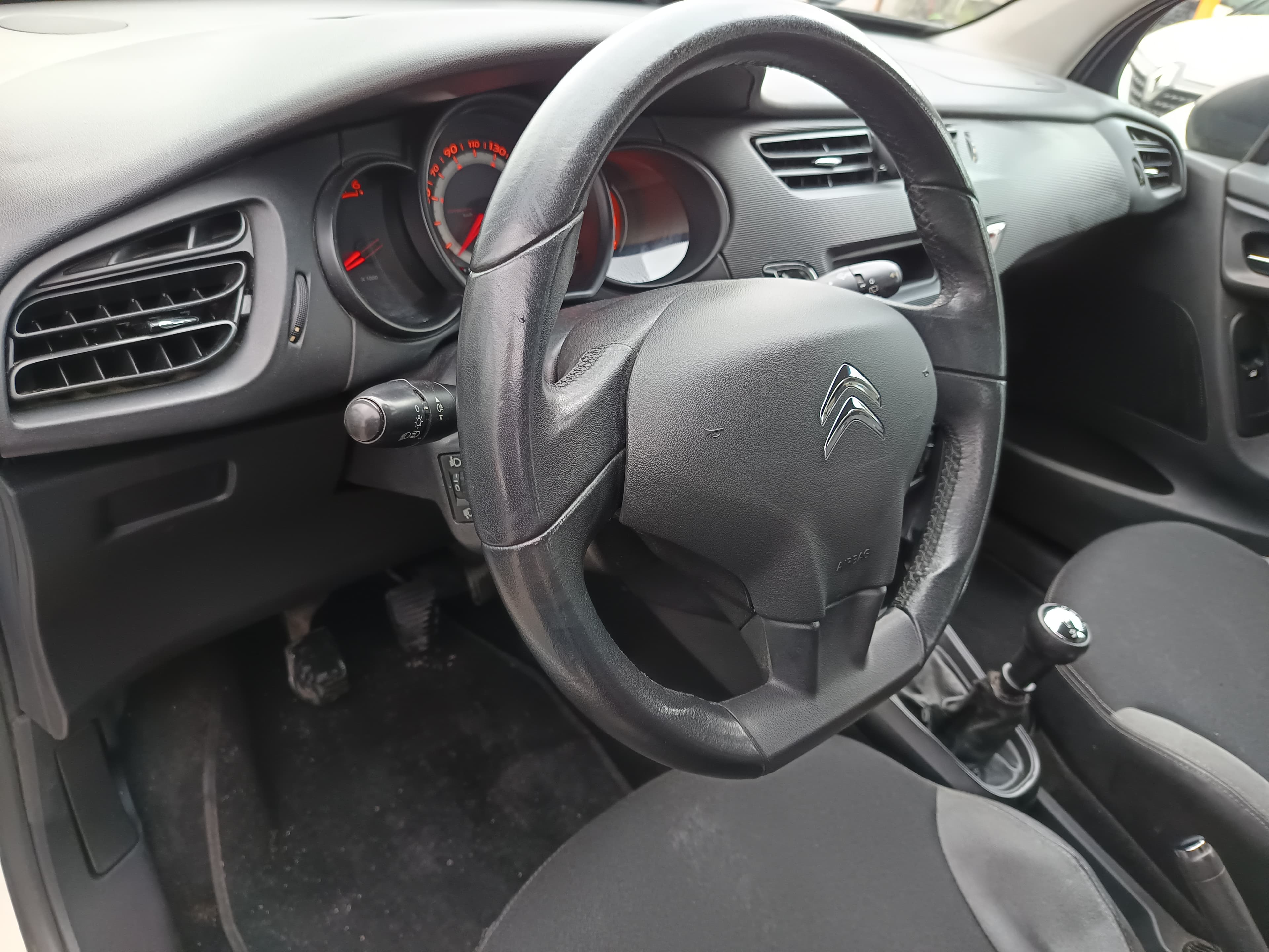 Citroën C3 · Ano 2010 — imagem 30