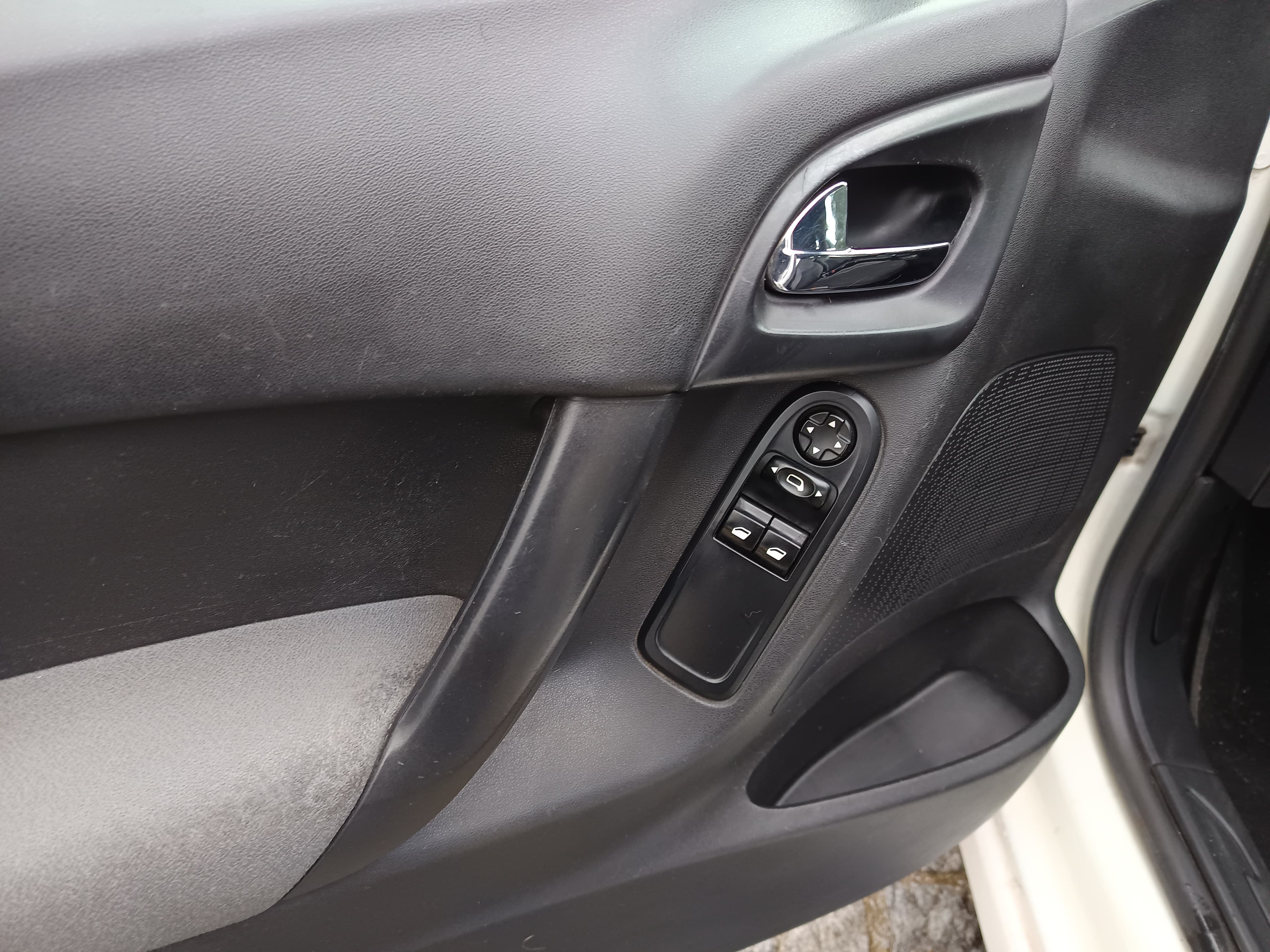 Citroën C3 · Ano 2010 — imagem 25