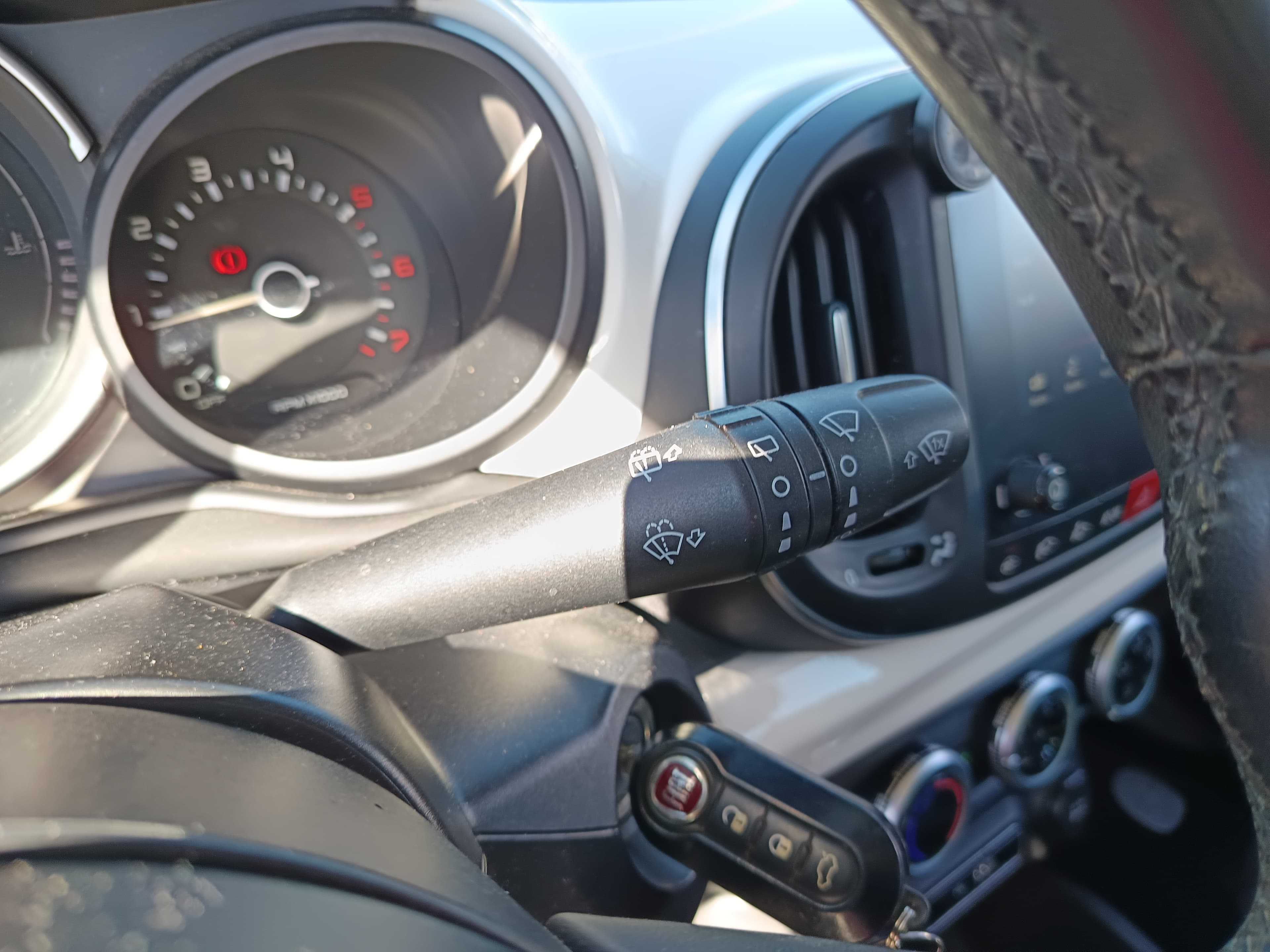 Fiat 500 L · Ano 2019 — imagen 40