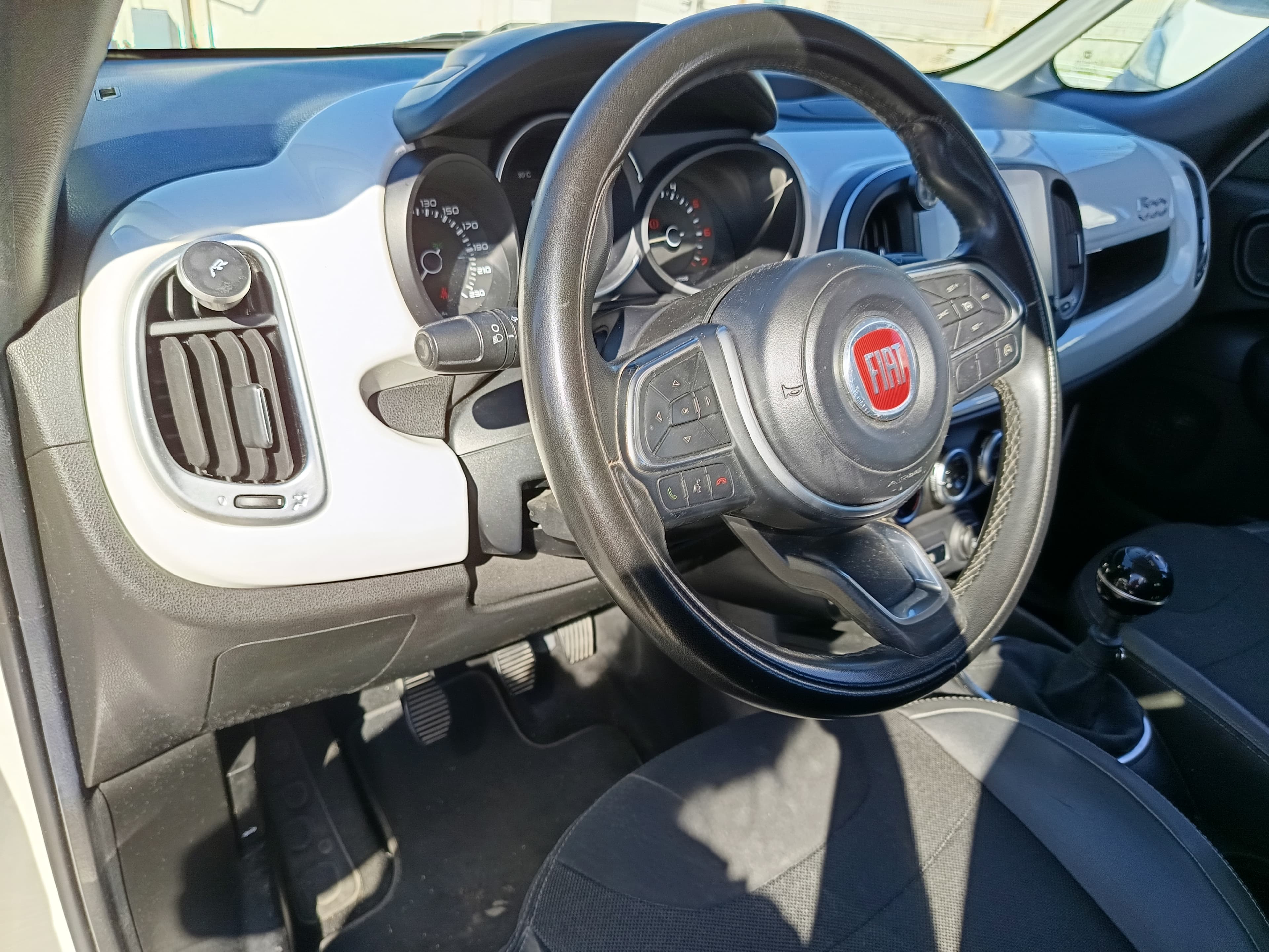Fiat 500 L · Ano 2019 — imagen 33