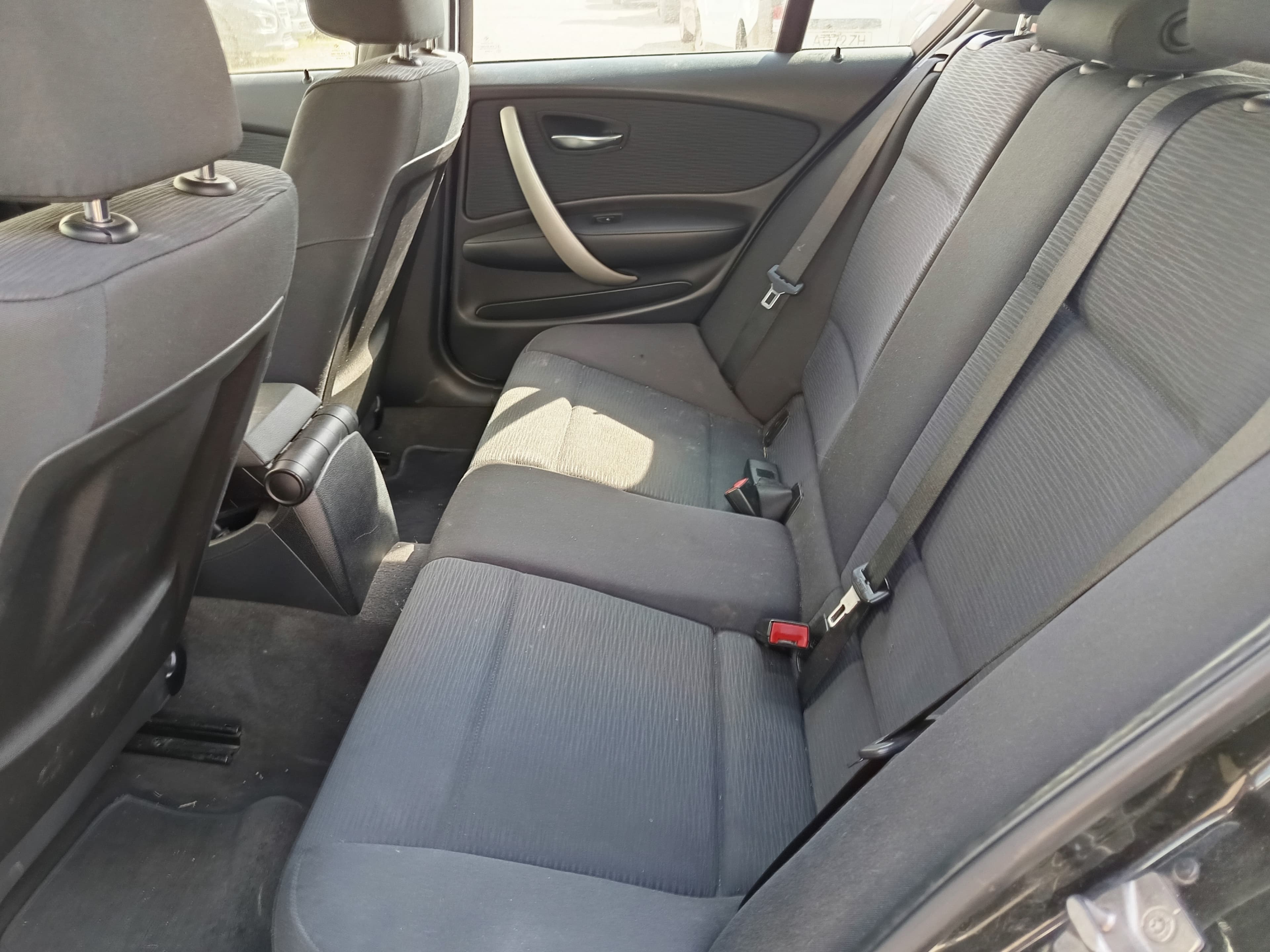 BMW 118d · Ano 2011 — imagem 36