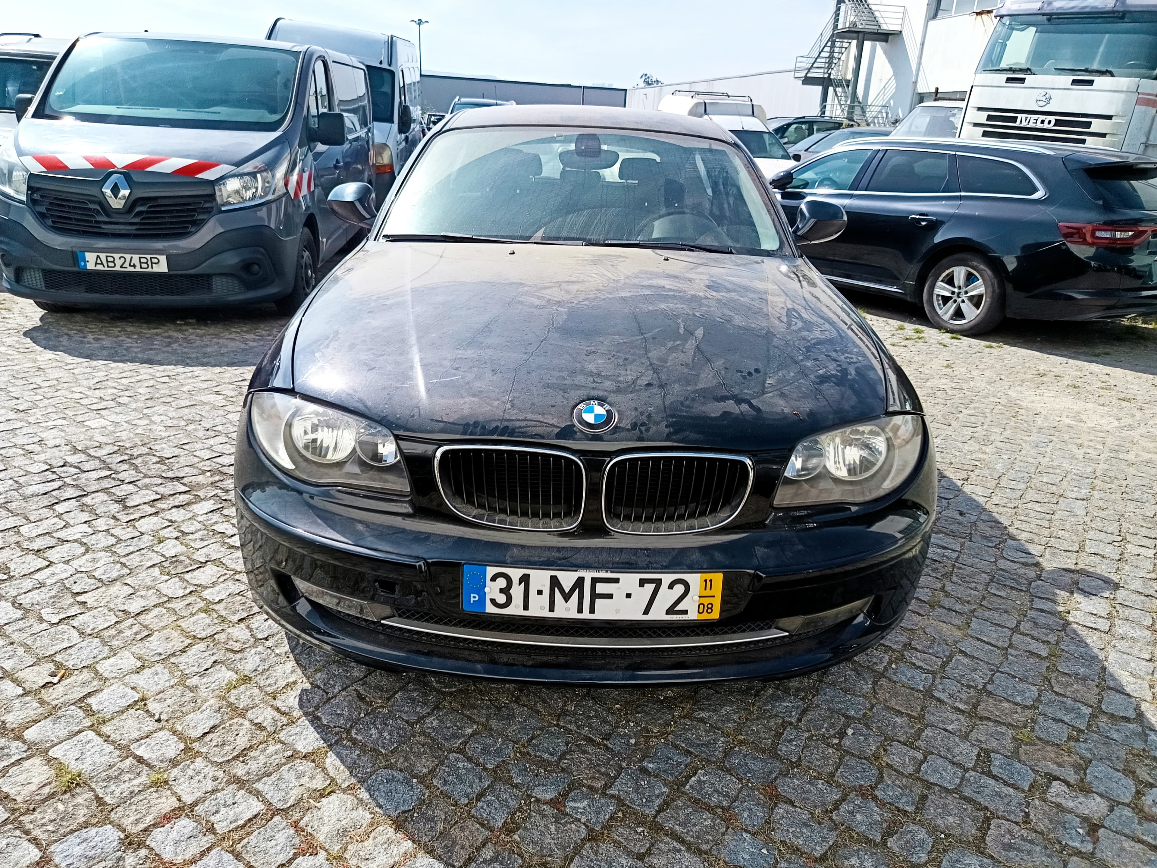 BMW 118d · Ano 2011 — imagem 2
