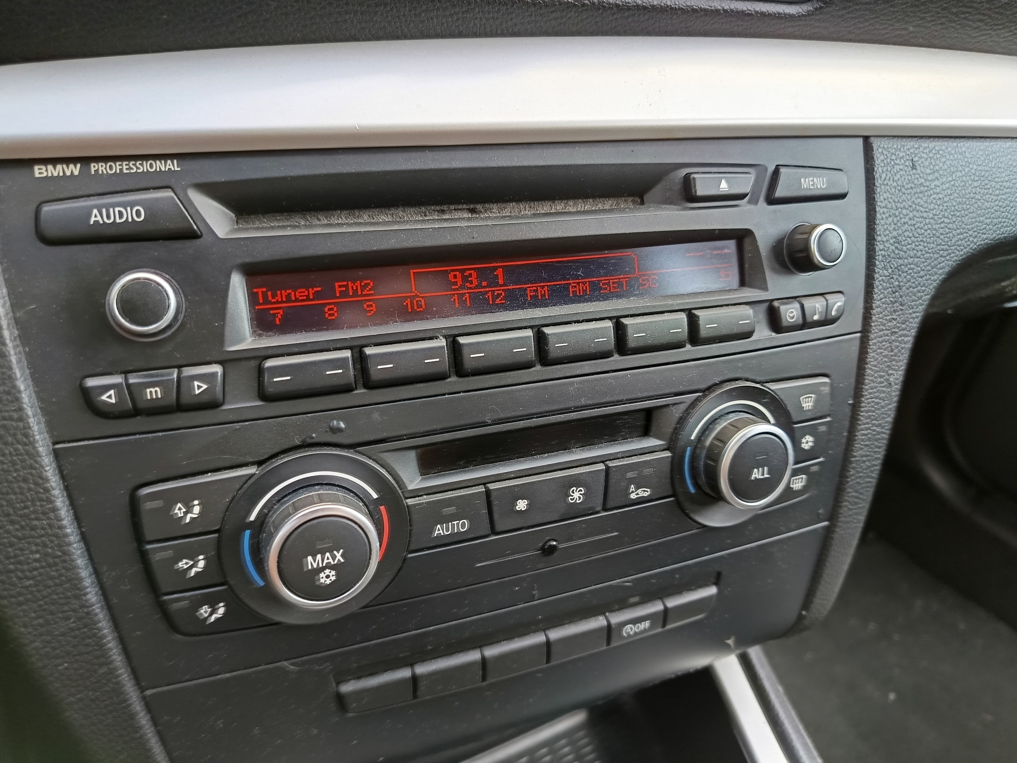 BMW 118d · Ano 2011 — imagem 10