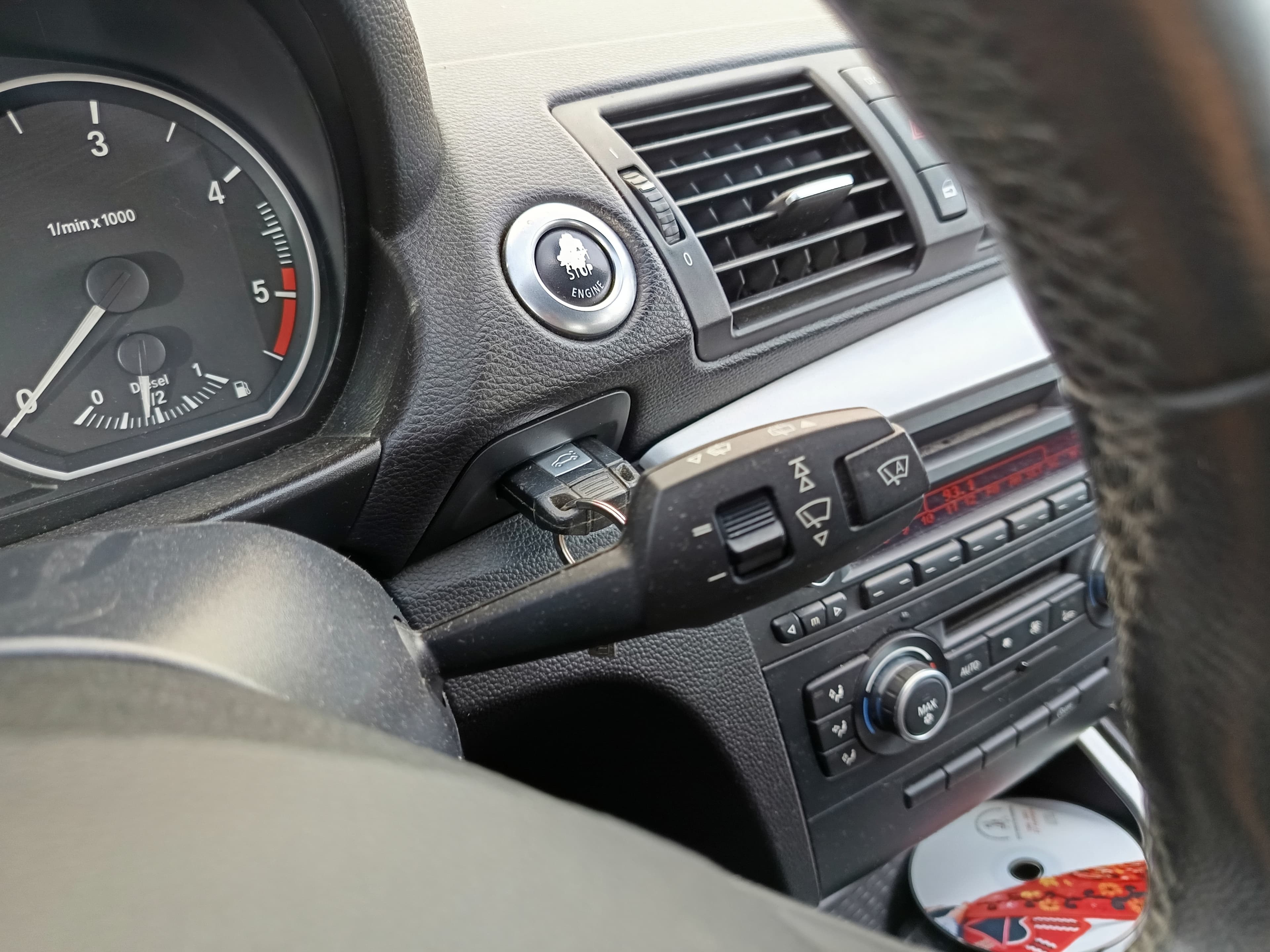 BMW 118d · Ano 2011 — imagem 12