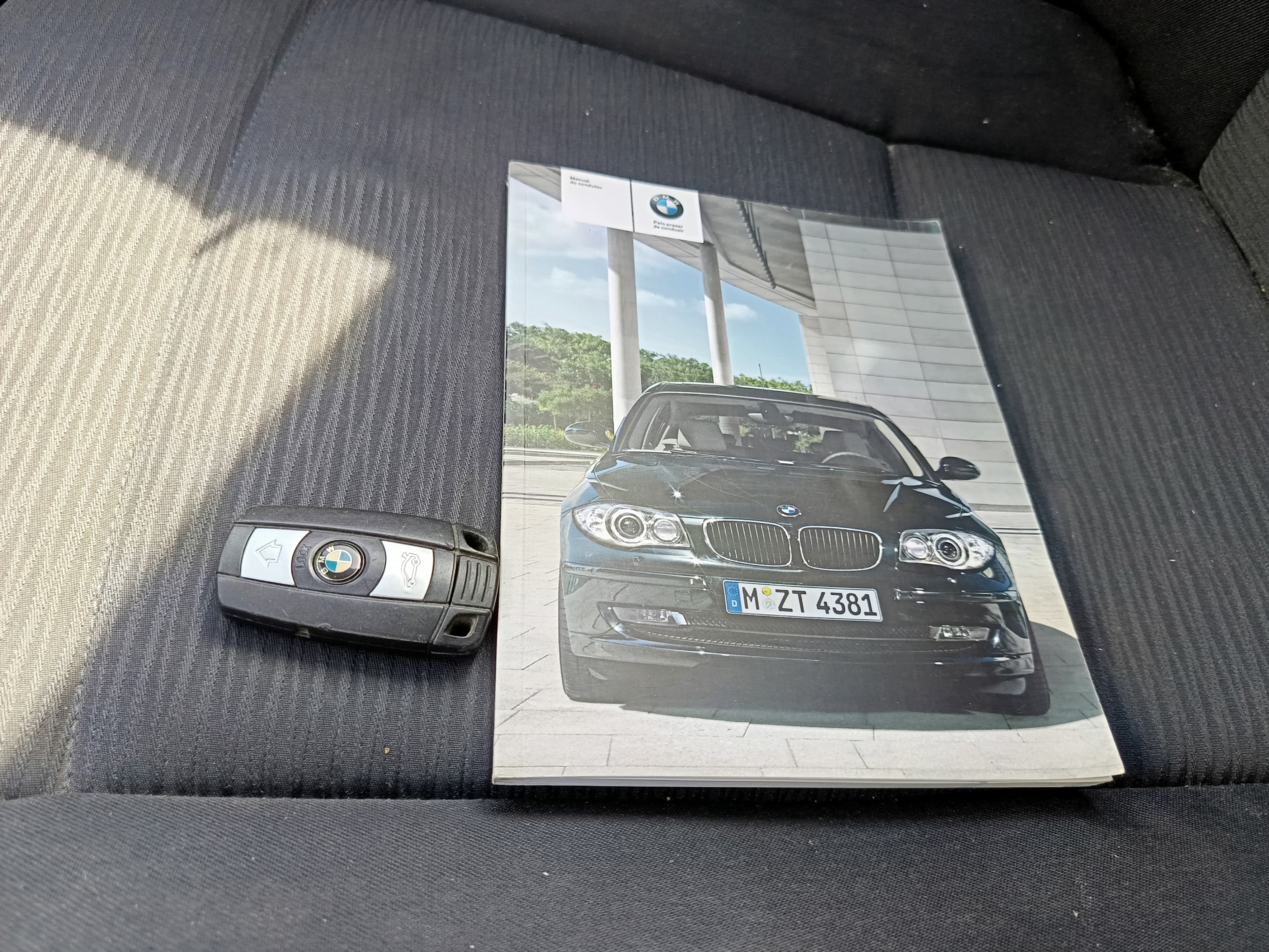 BMW 118d · Ano 2011 — imagem 42