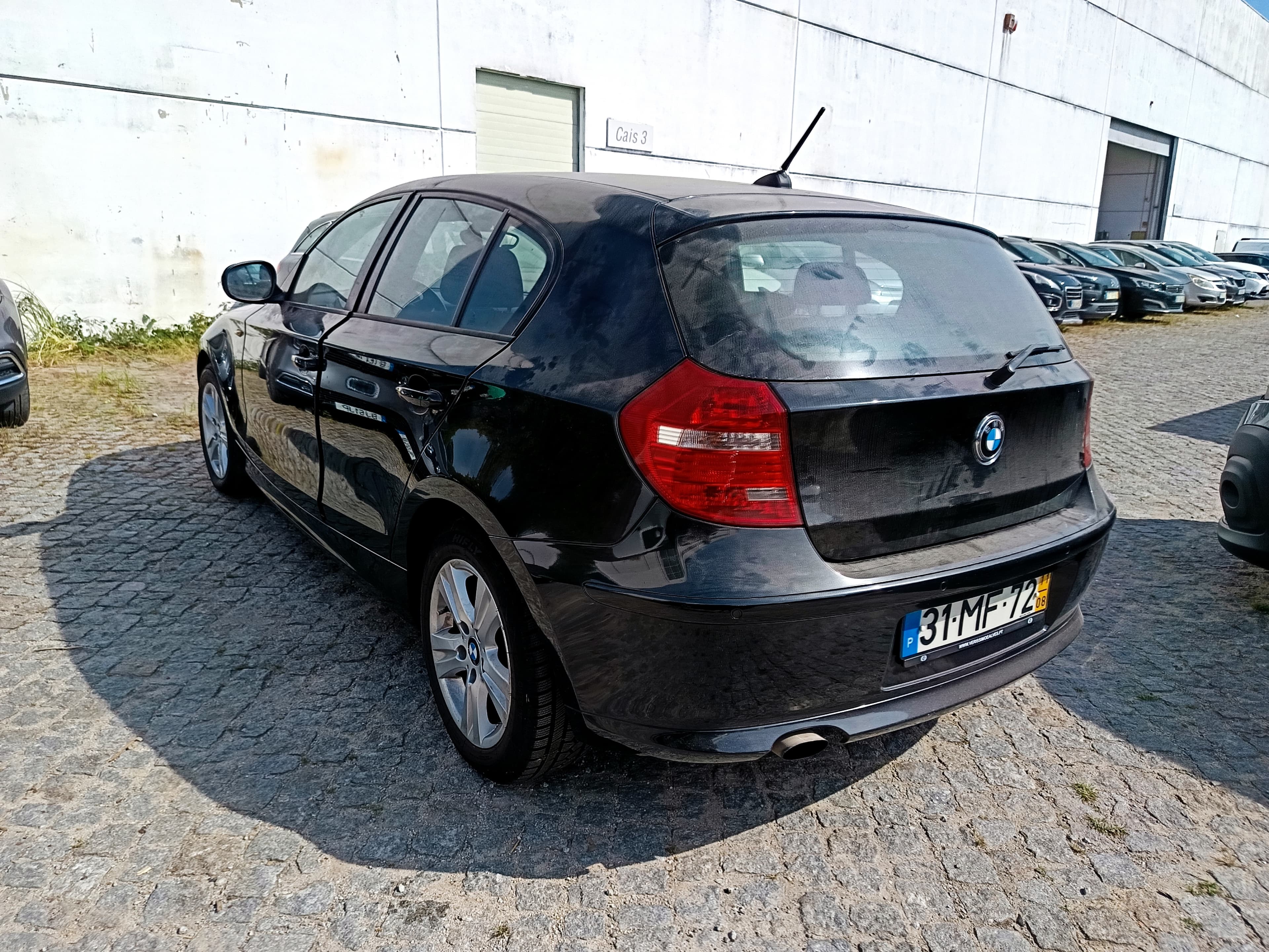BMW 118d · Ano 2011 — imagem 6