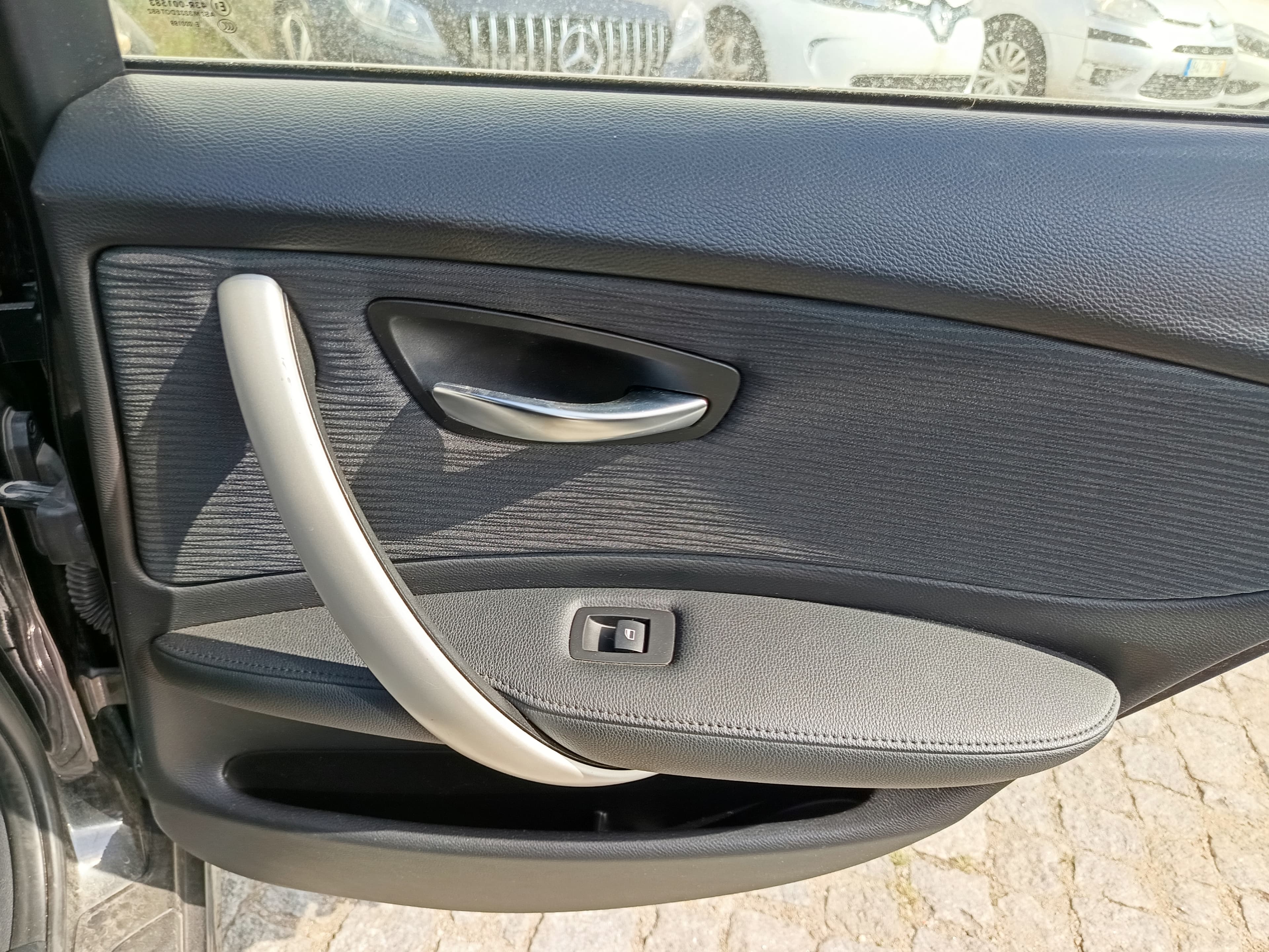 BMW 118d · Ano 2011 — imagem 29