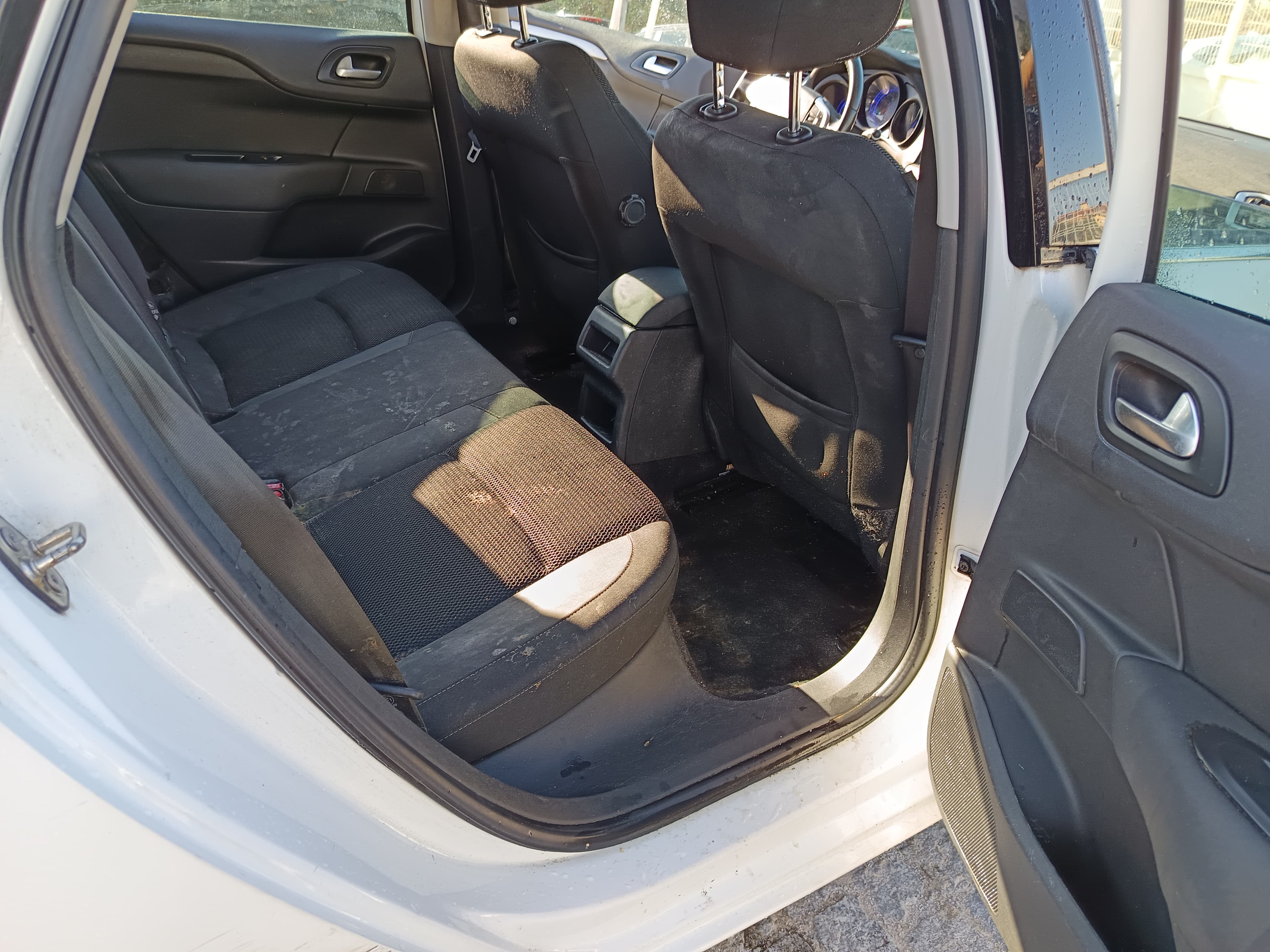 Citroën C4 · Ano 2017 — image 30