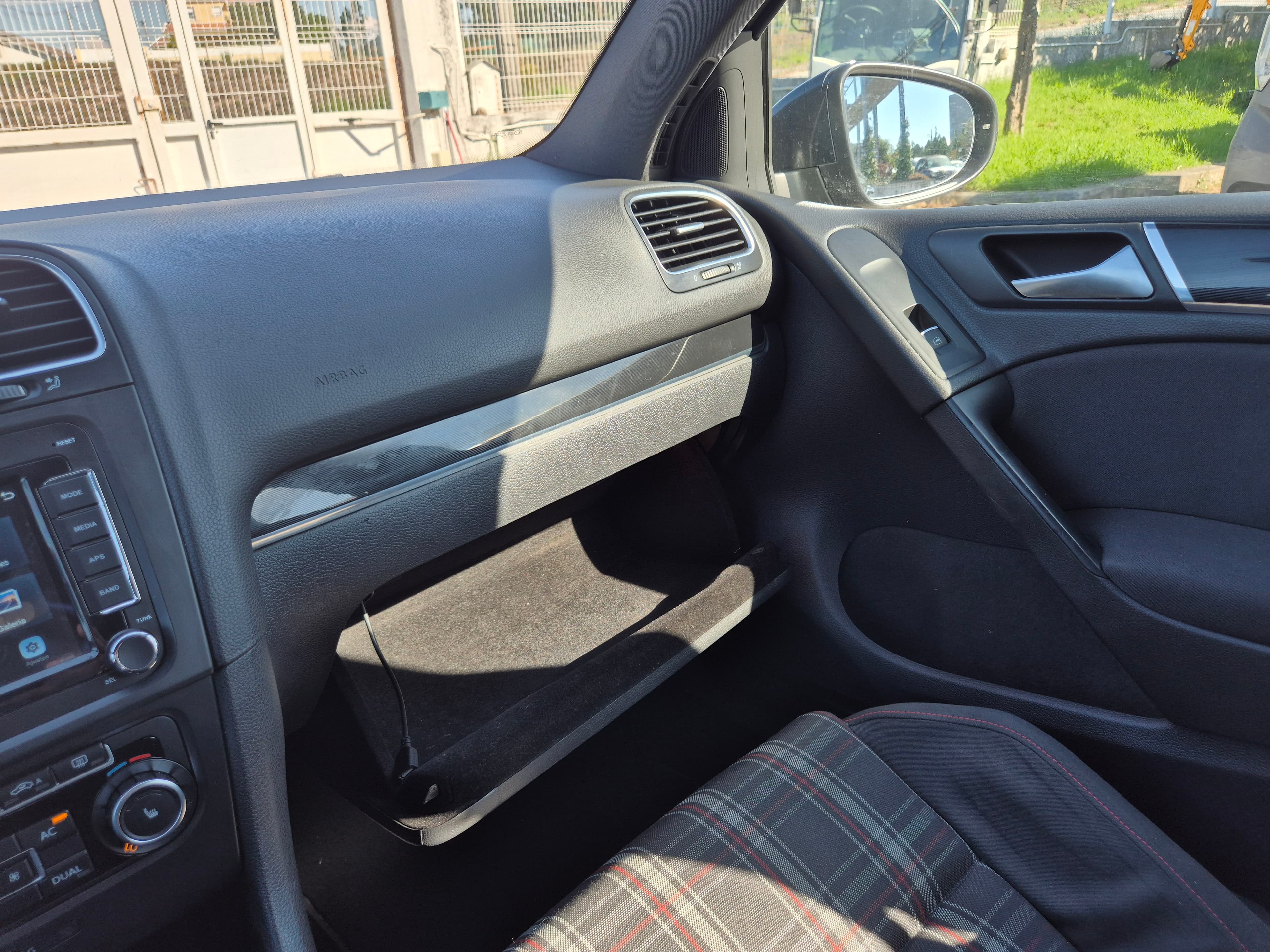Volkswagen Golf · Ano 2009 — image 45