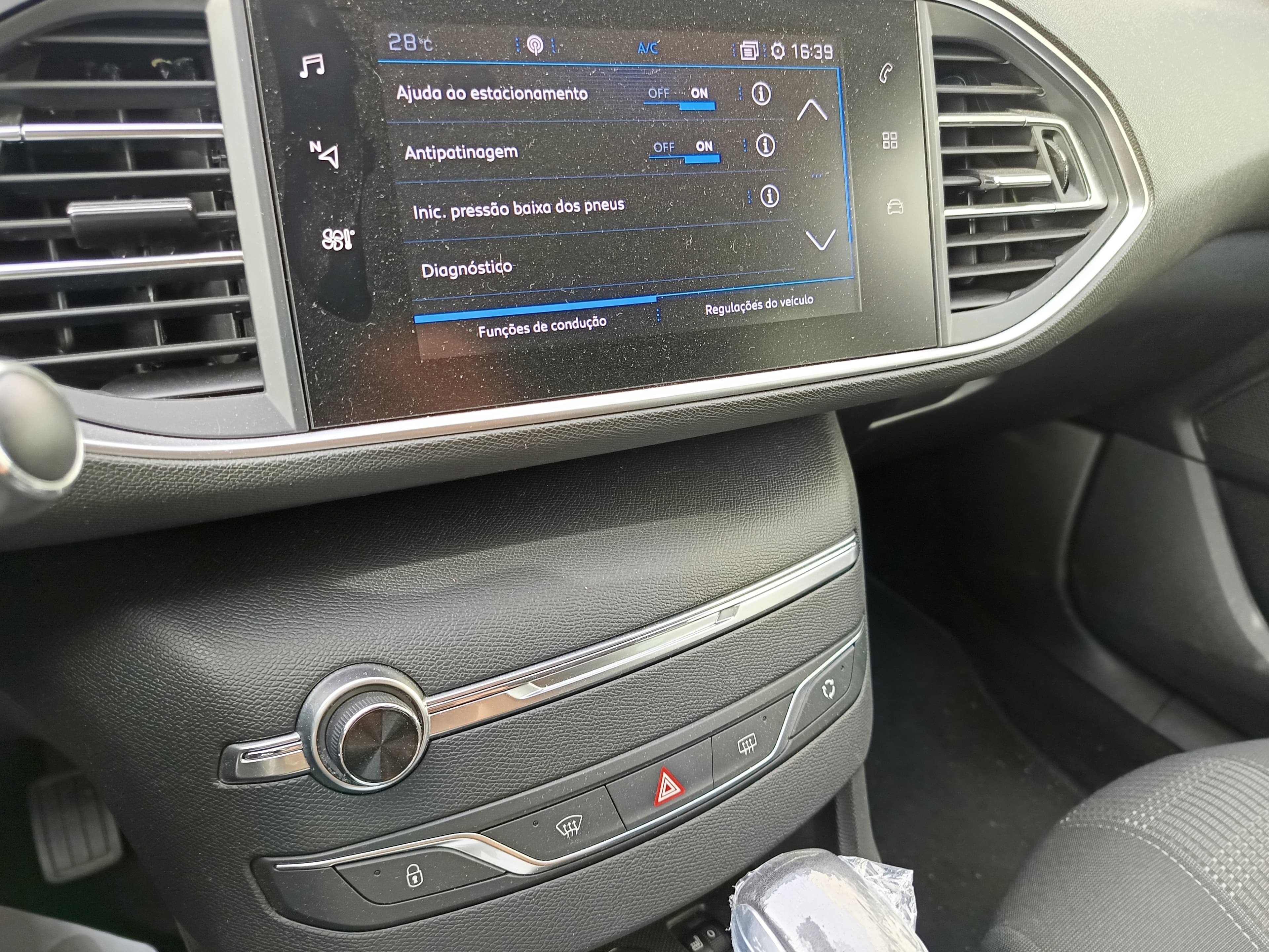 Peugeot 308 1.5 BlueHDi · Ano 2019 — imagem 23