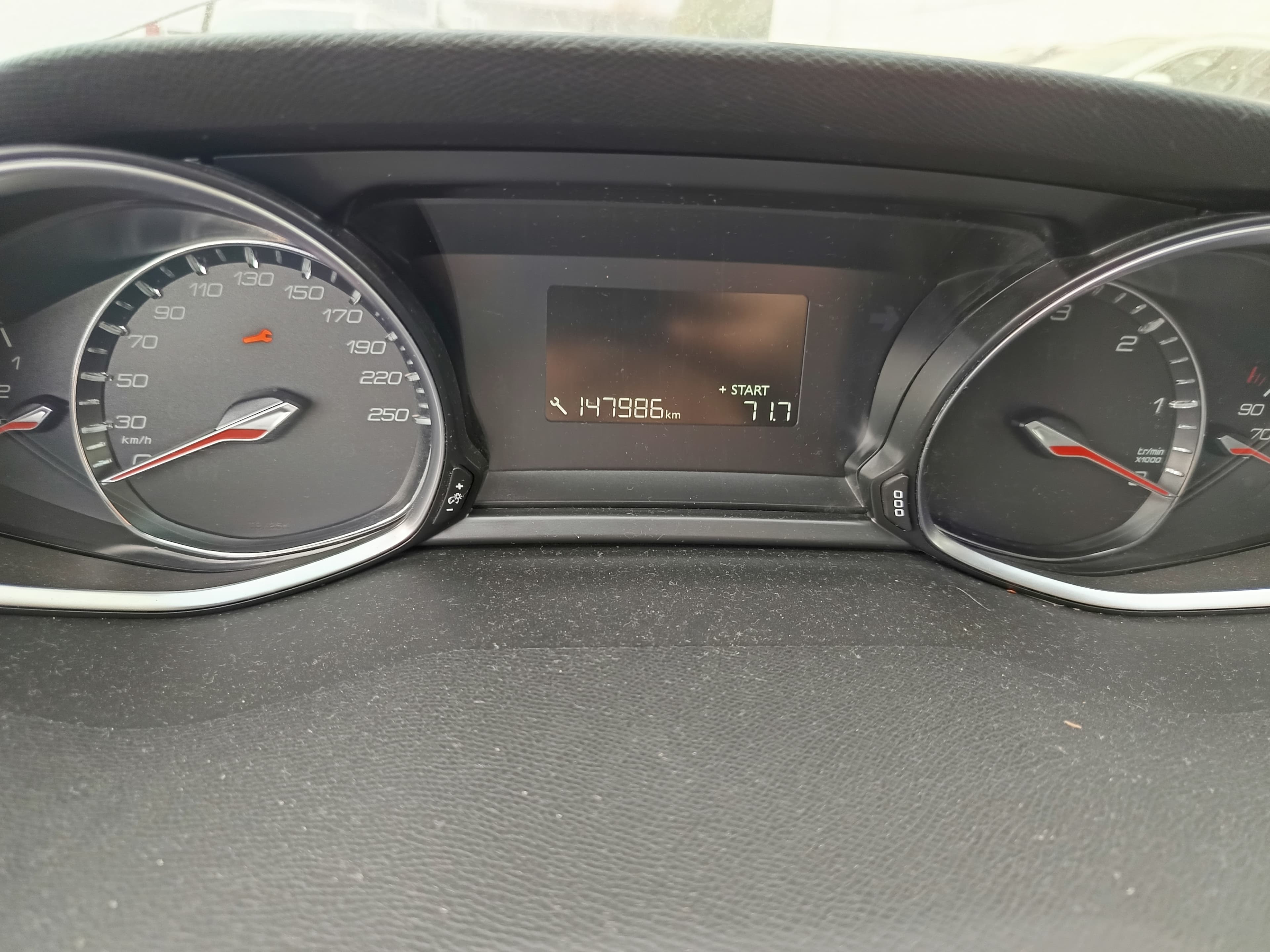 Peugeot 308 1.5 BlueHDi · Ano 2019 — imagem 24