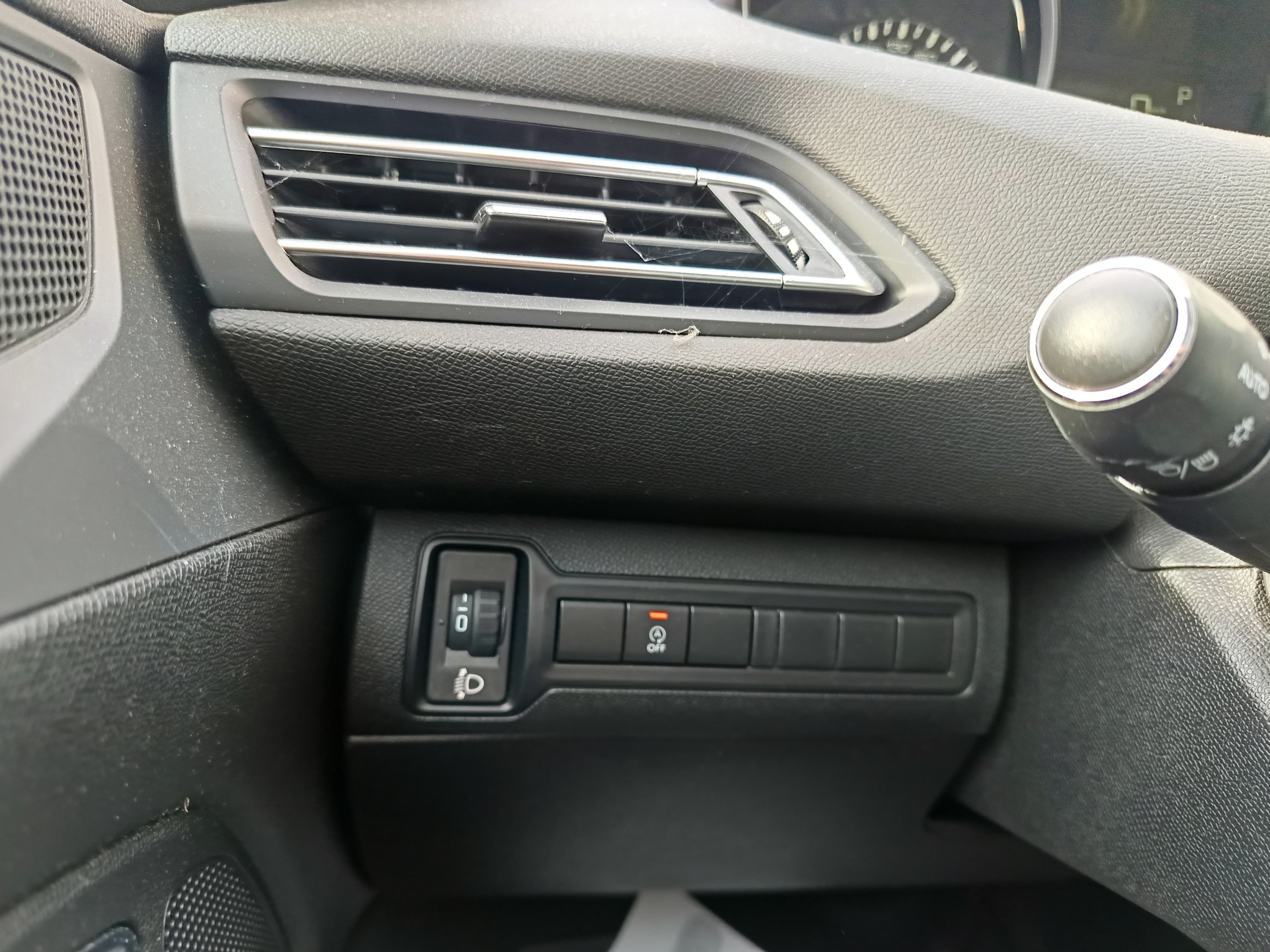 Peugeot 308 1.5 BlueHDi · Ano 2019 — imagem 29