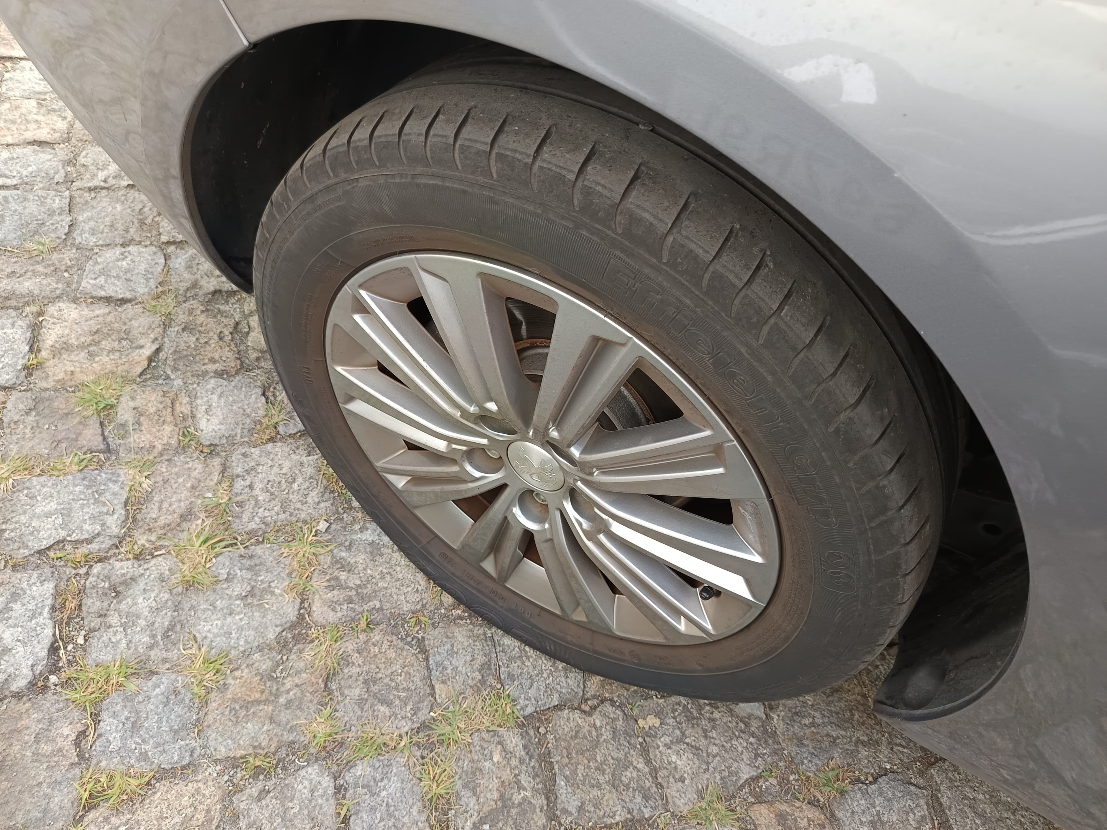 Peugeot 308 1.5 BlueHDi · Ano 2019 — imagem 12