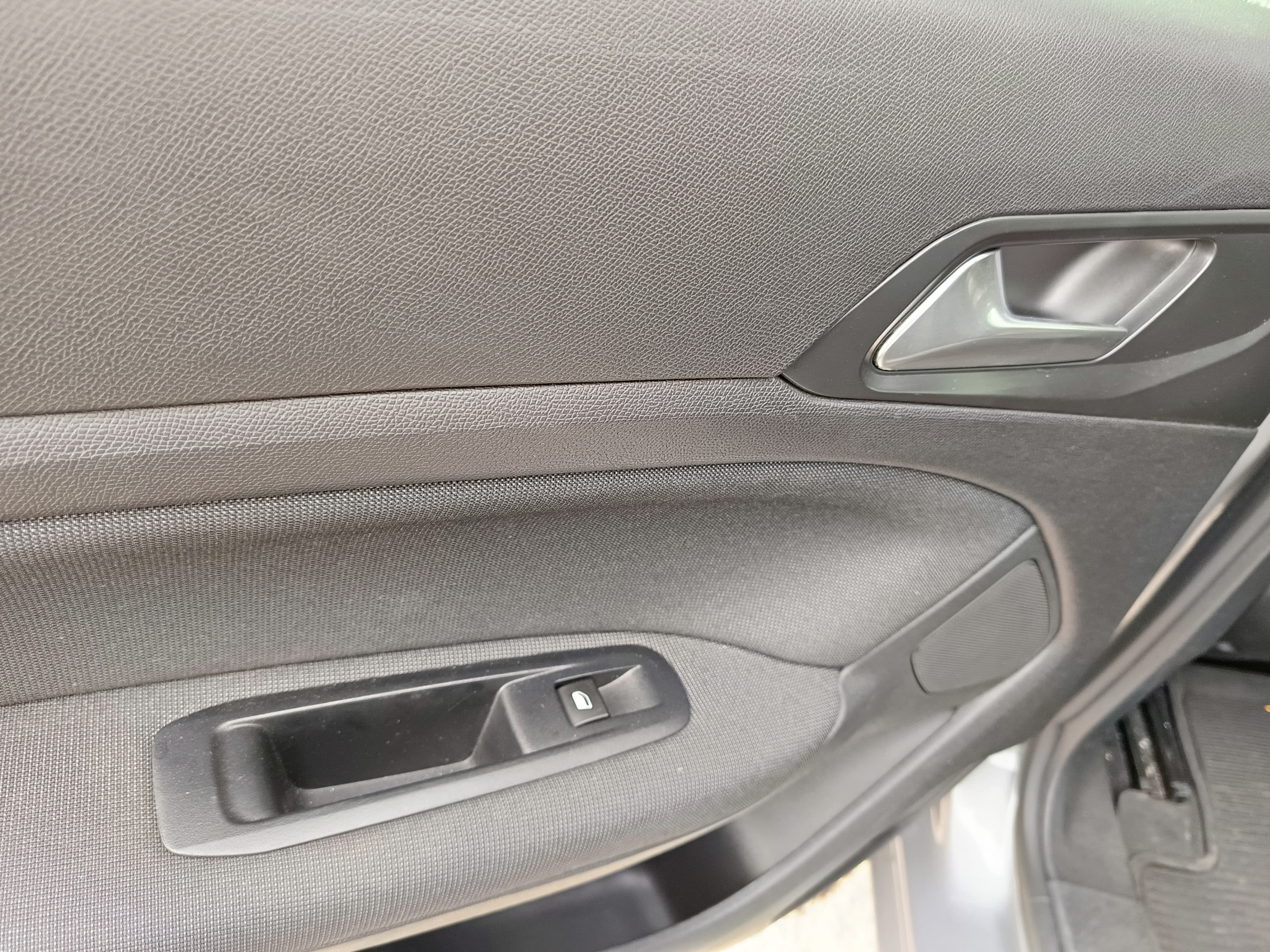 Peugeot 308 1.5 BlueHDi · Ano 2019 — imagem 32