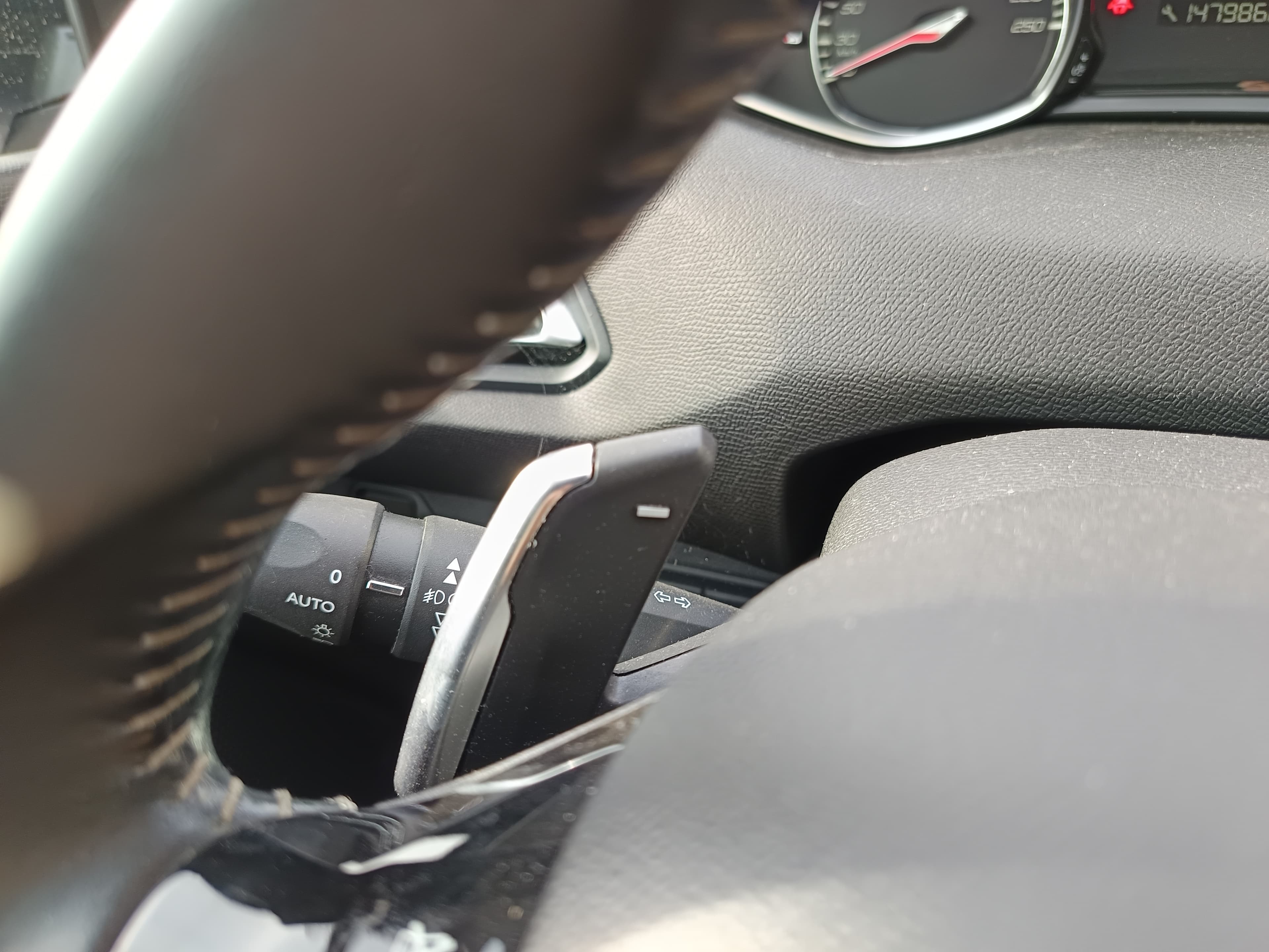 Peugeot 308 1.5 BlueHDi · Ano 2019 — imagem 28