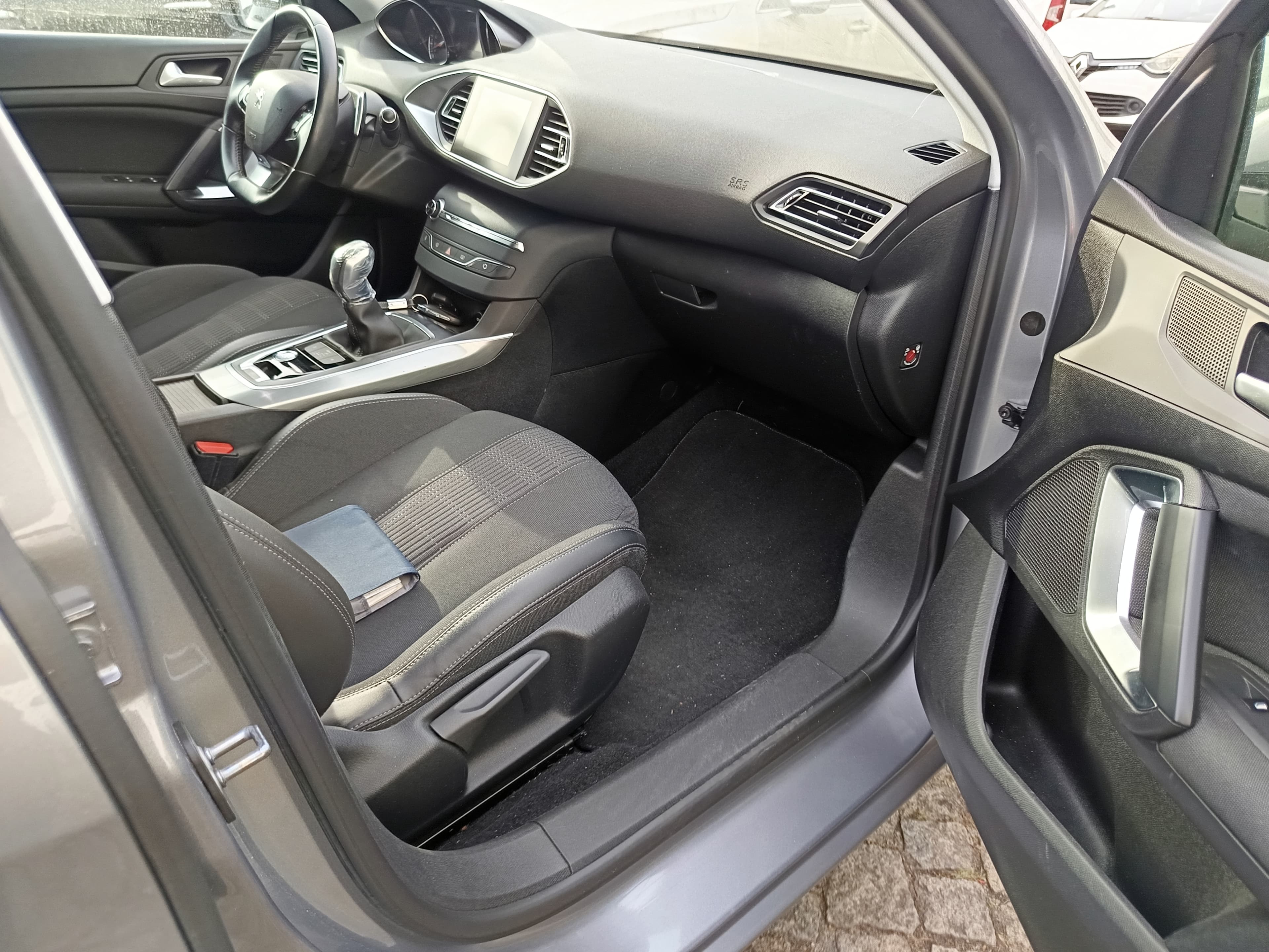 Peugeot 308 1.5 BlueHDi · Ano 2019 — imagem 36