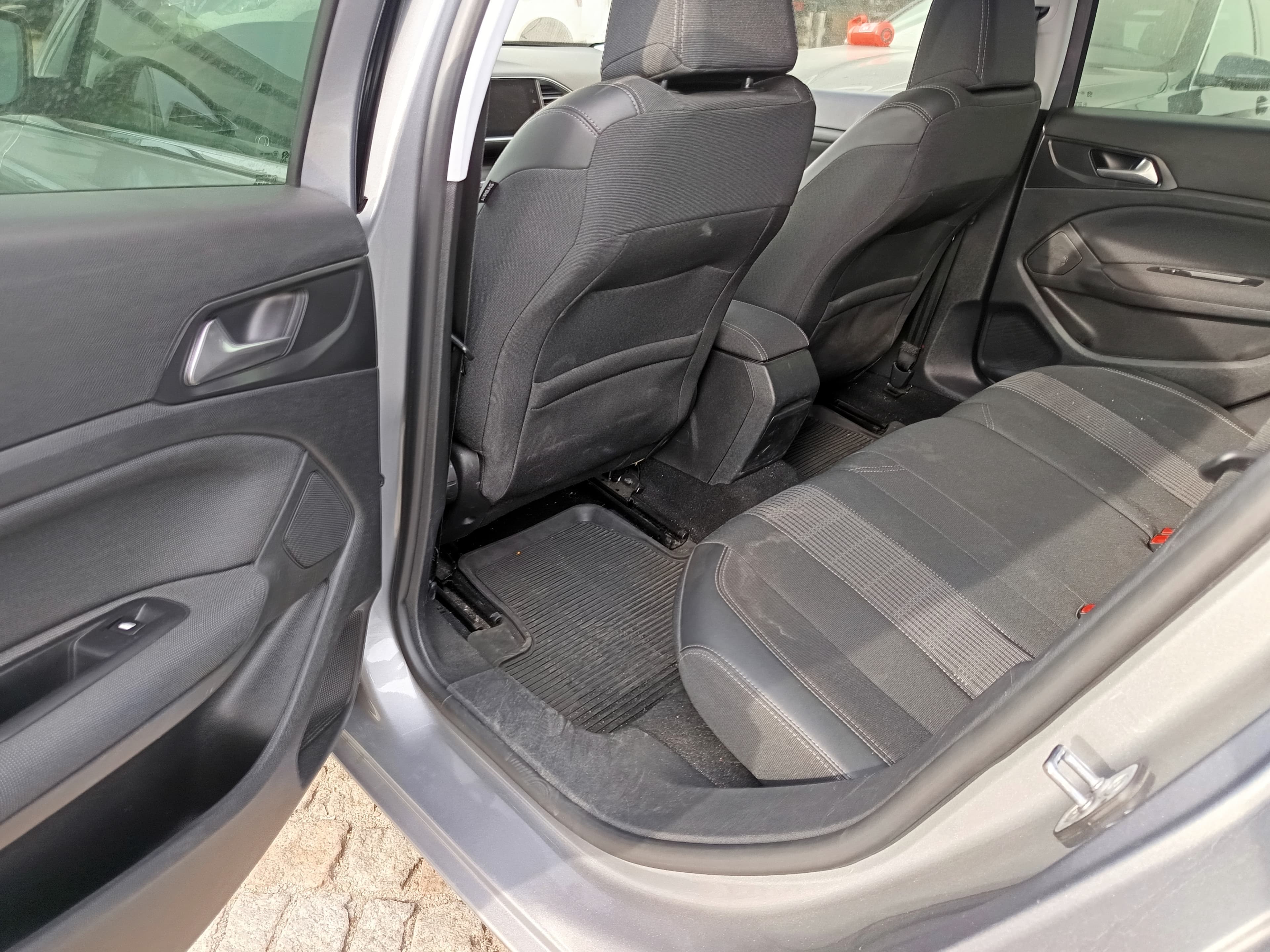 Peugeot 308 1.5 BlueHDi · Ano 2019 — imagem 31