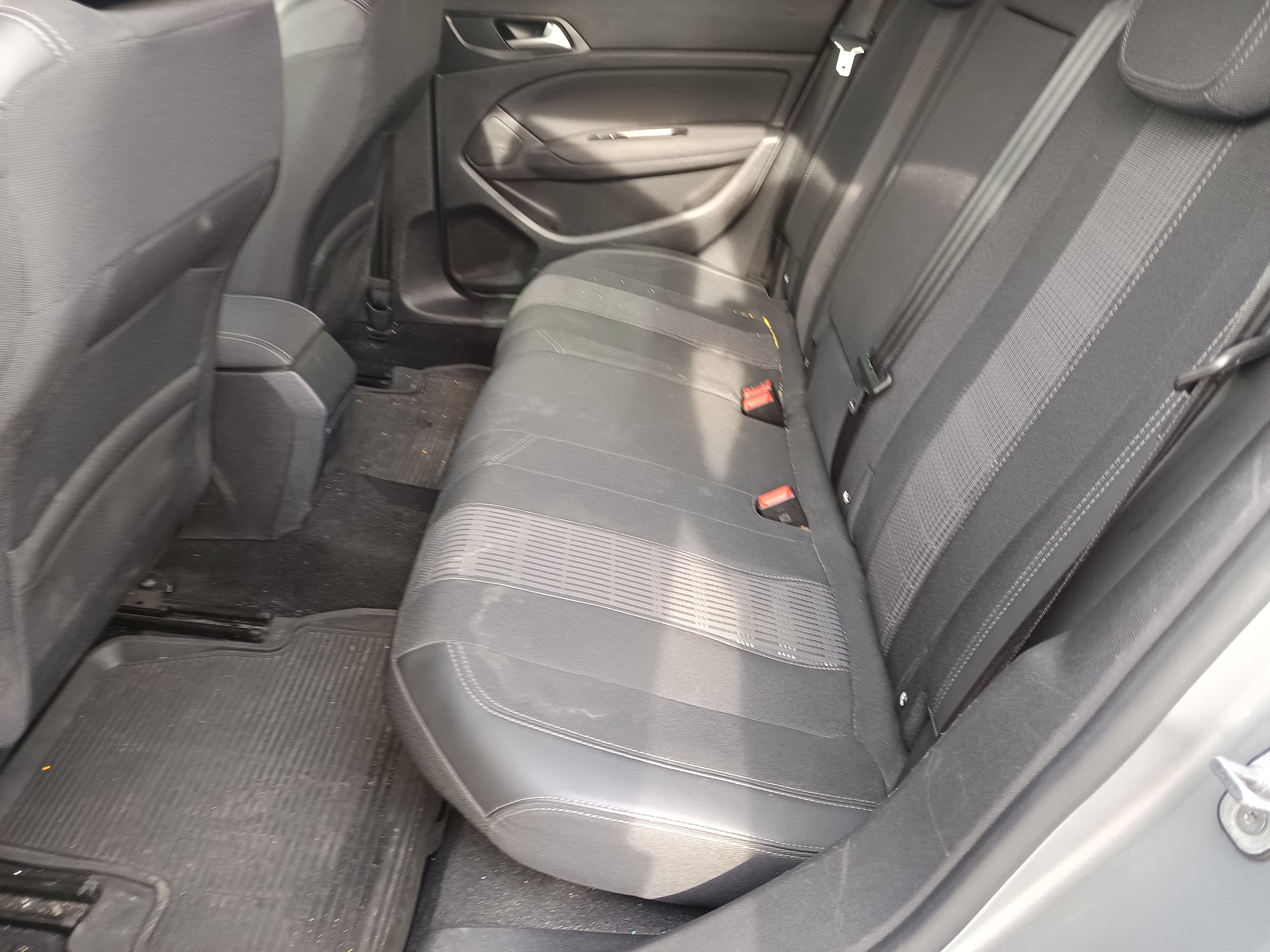Peugeot 308 1.5 BlueHDi · Ano 2019 — imagem 33