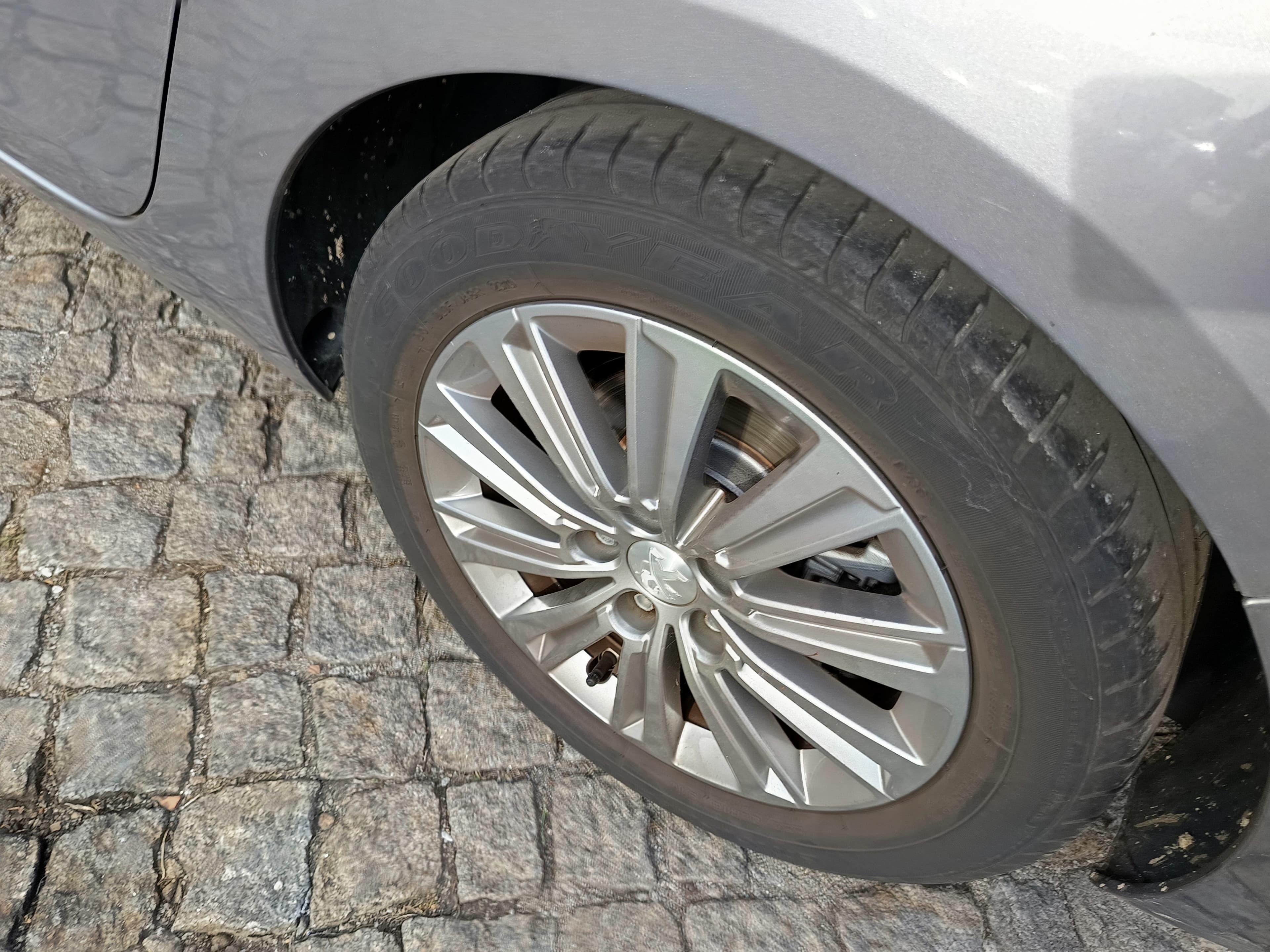 Peugeot 308 1.5 BlueHDi · Ano 2019 — imagem 14