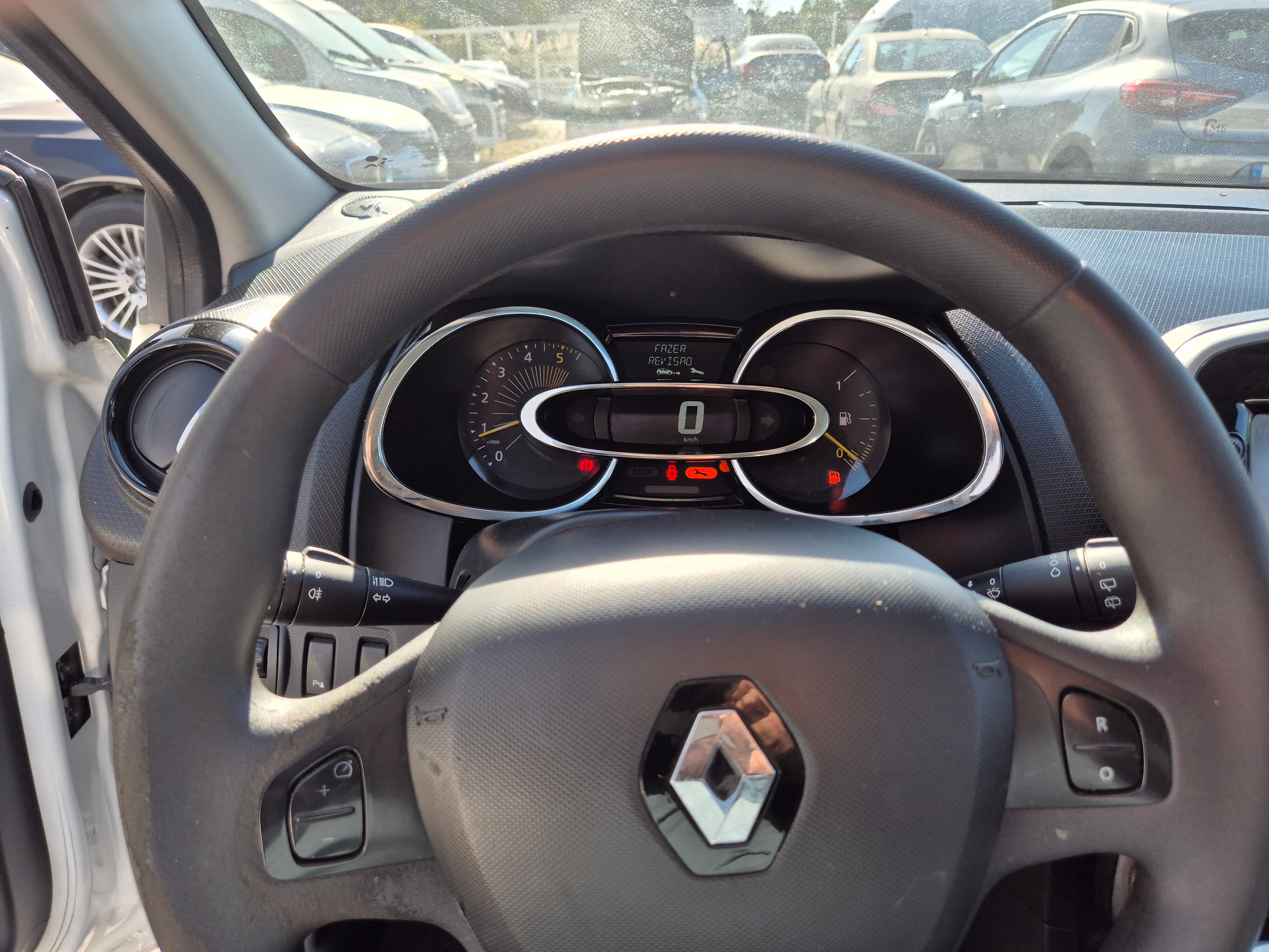 Renault Clio · Ano 2015 — imagem 43