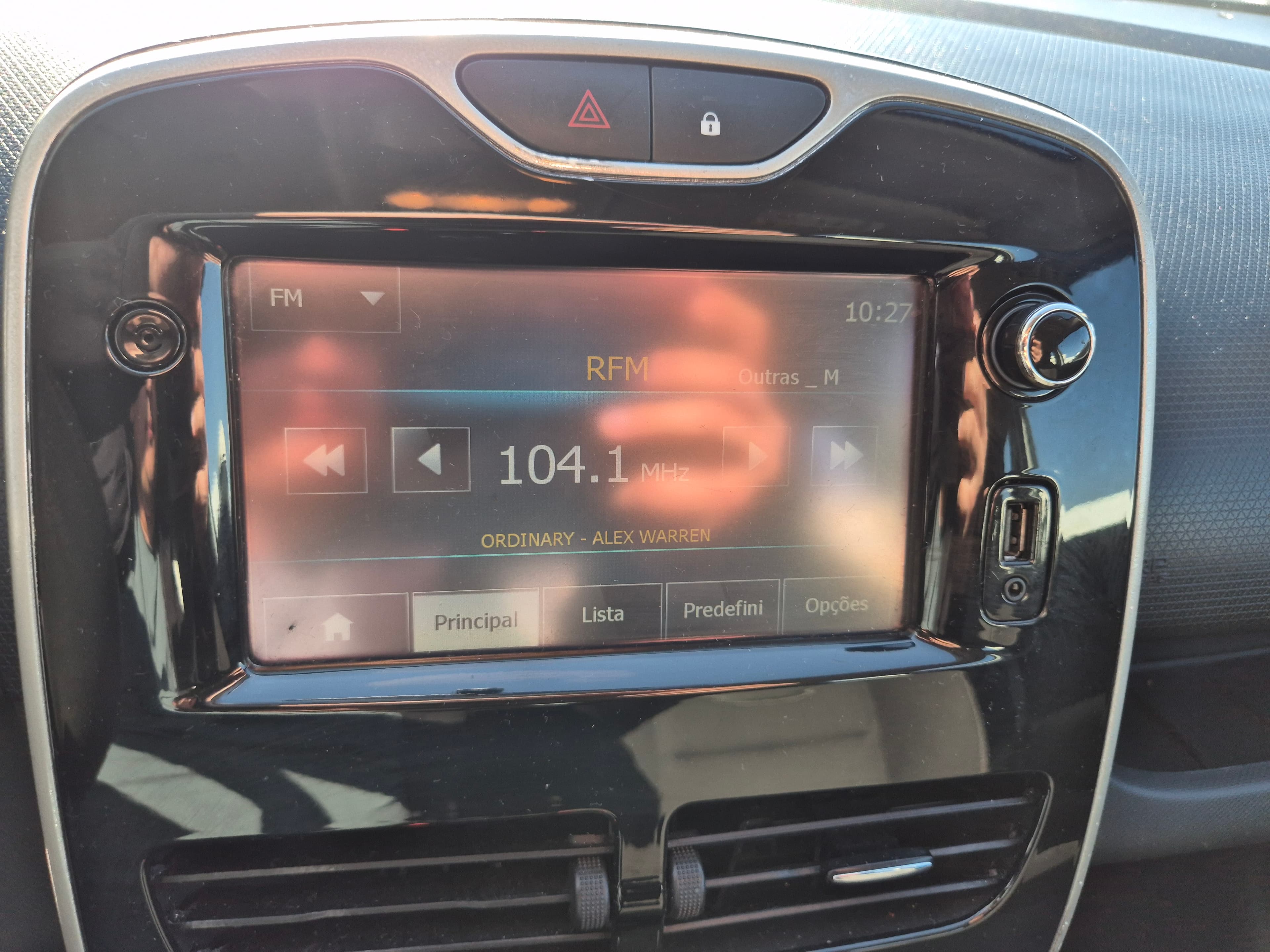 Renault Clio · Ano 2015 — imagem 52