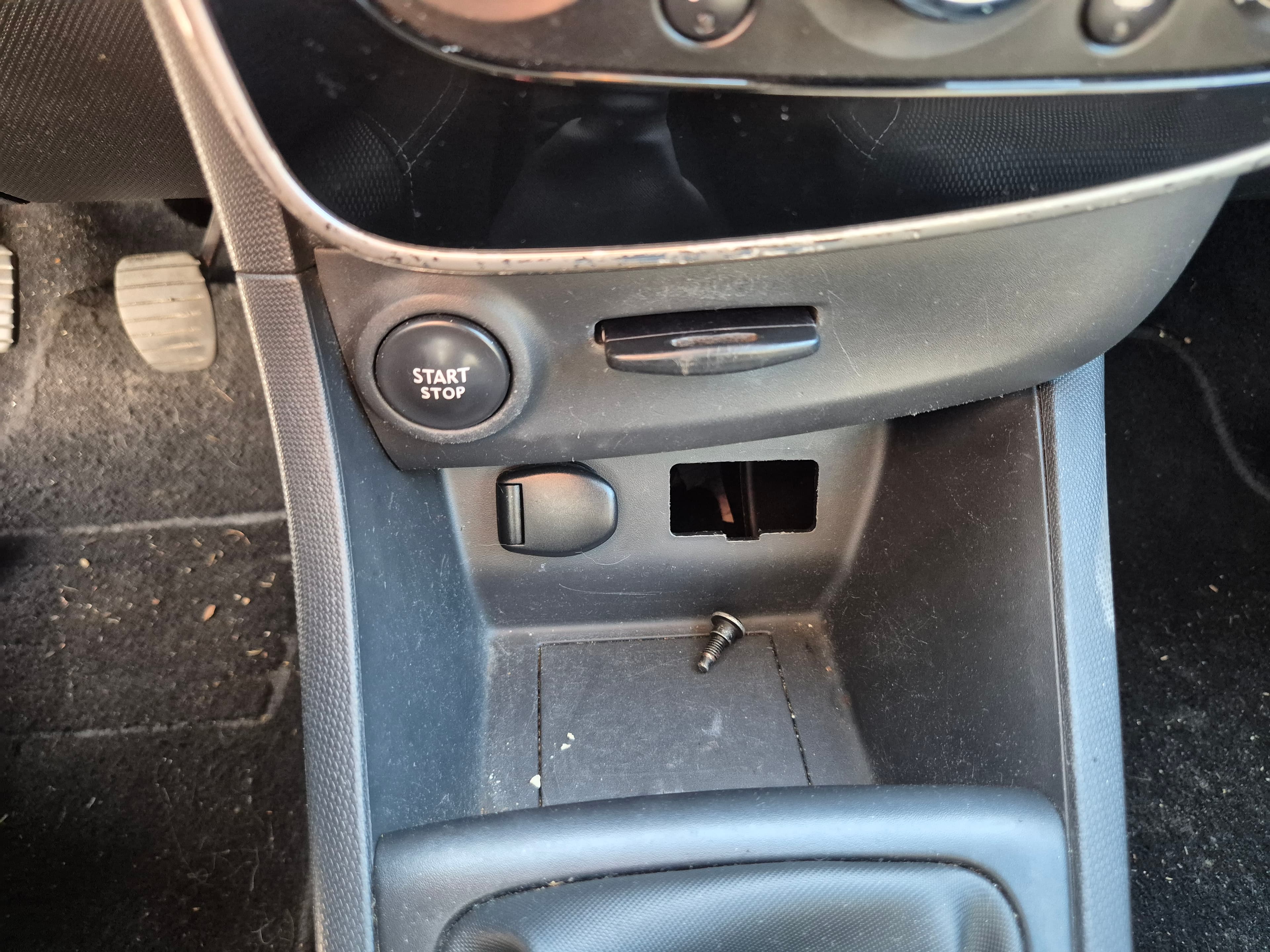Renault Clio · Ano 2015 — imagem 47