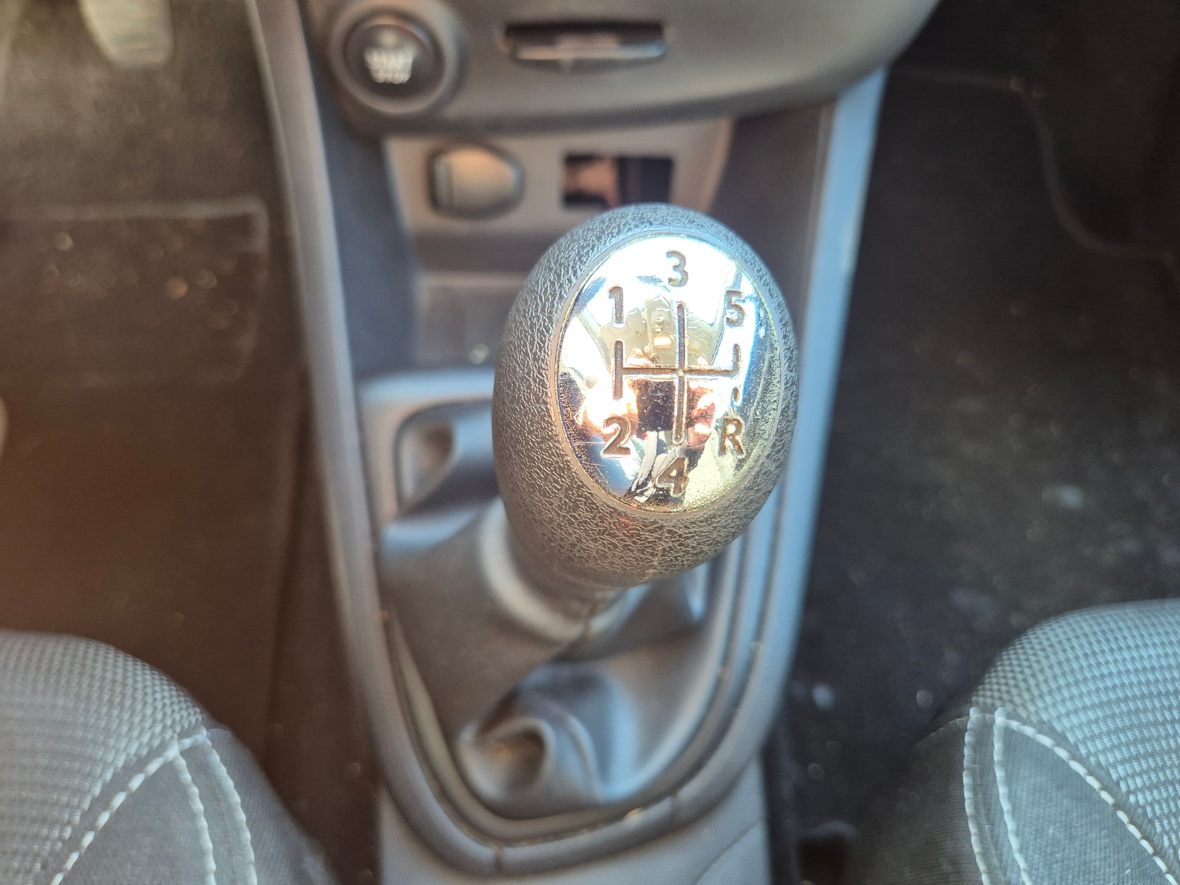 Renault Clio · Ano 2015 — imagem 46
