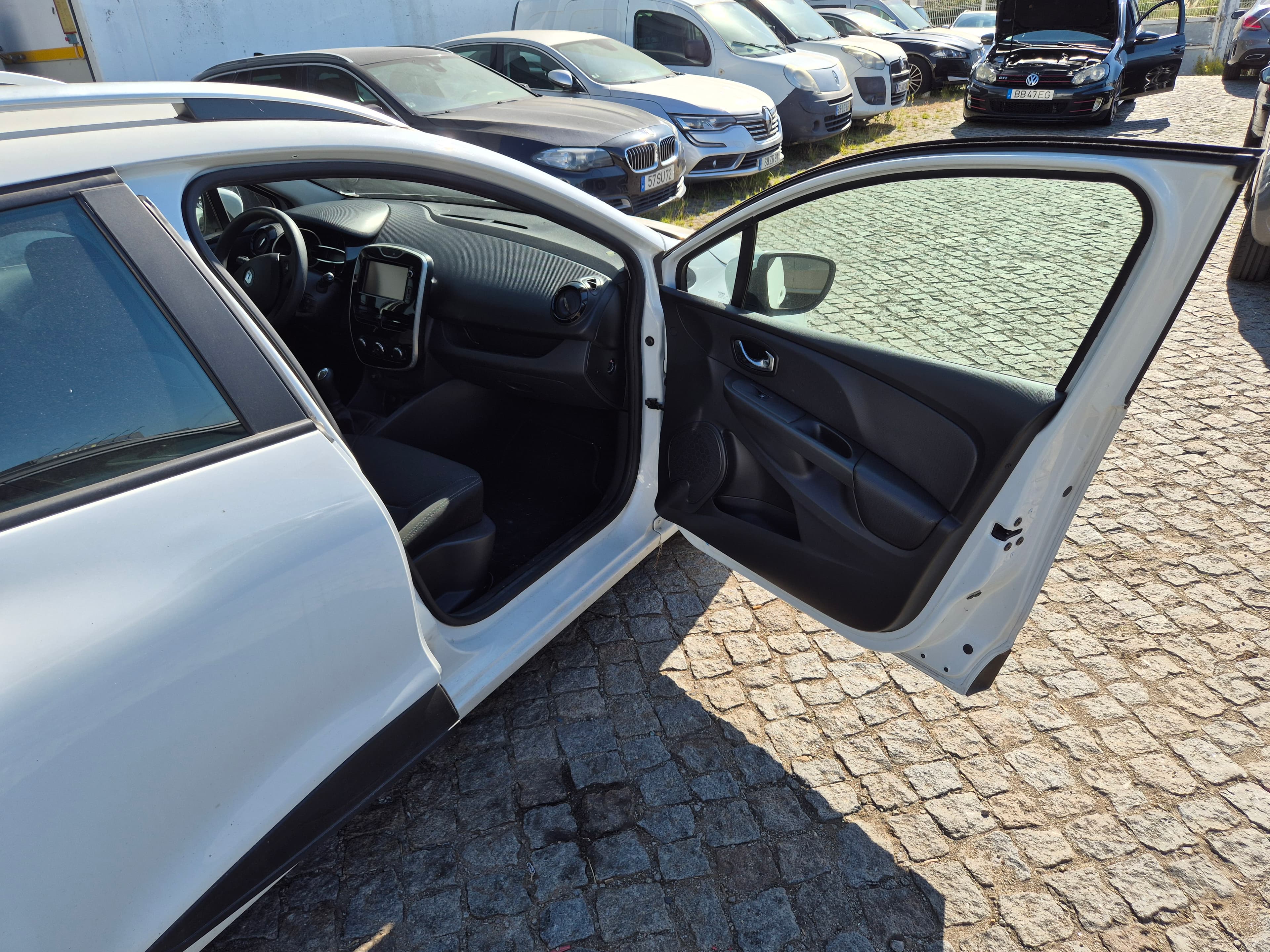 Renault Clio · Ano 2015 — imagem 23