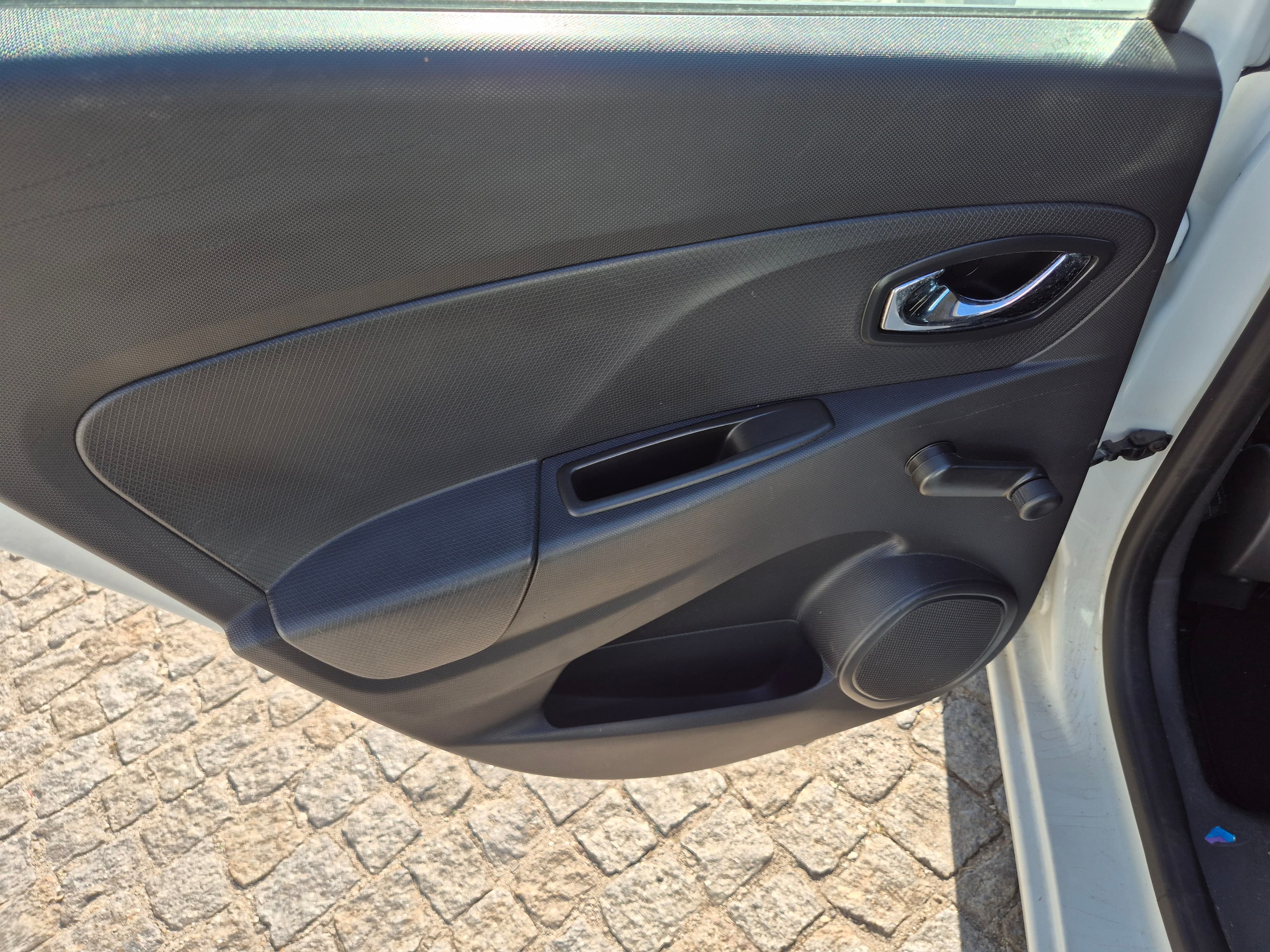 Renault Clio · Ano 2015 — imagem 27