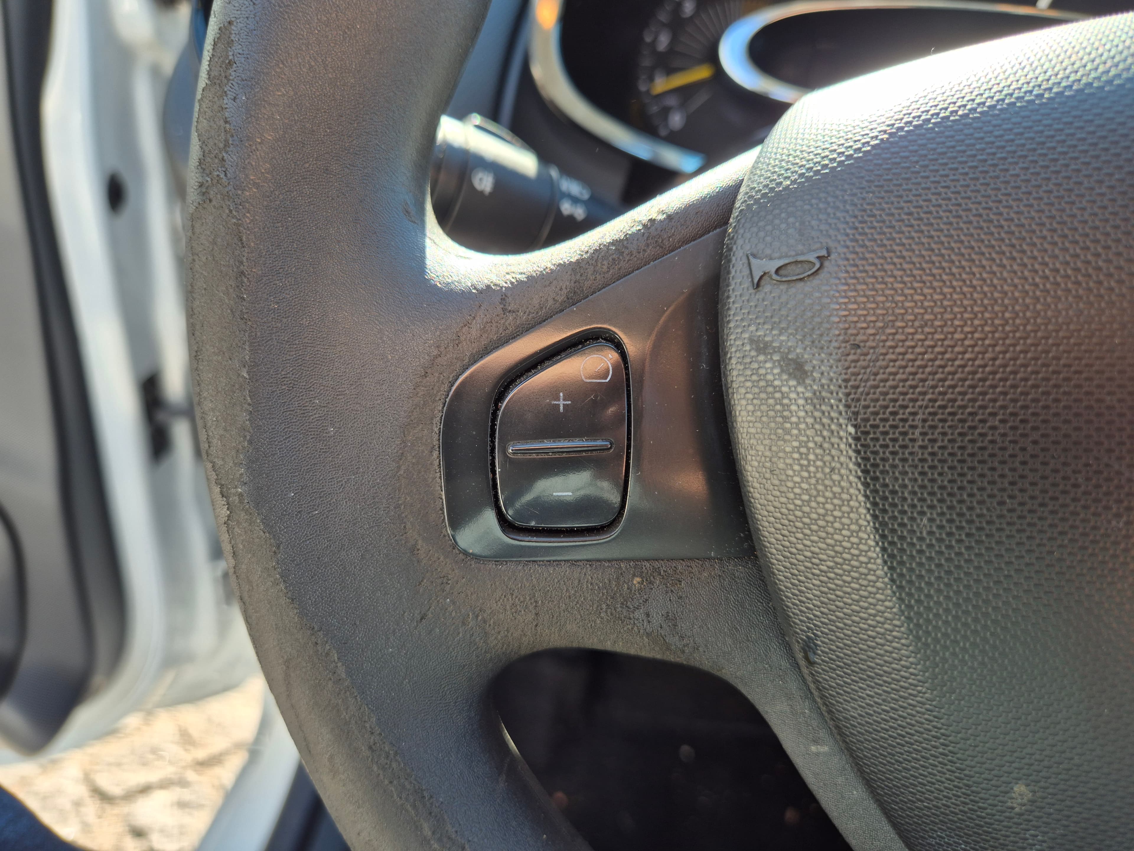 Renault Clio · Ano 2015 — imagem 38