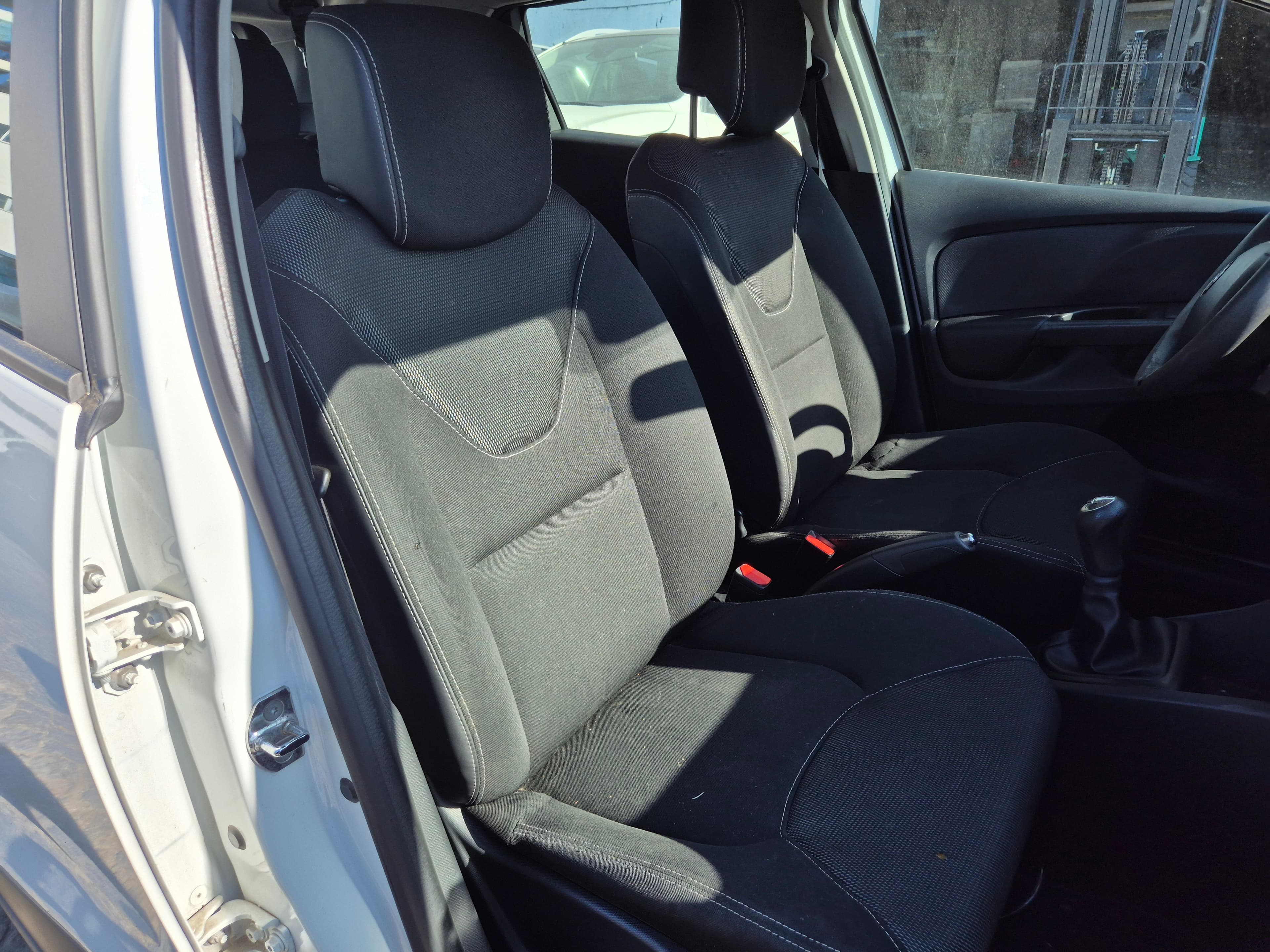 Renault Clio · Ano 2015 — imagem 31