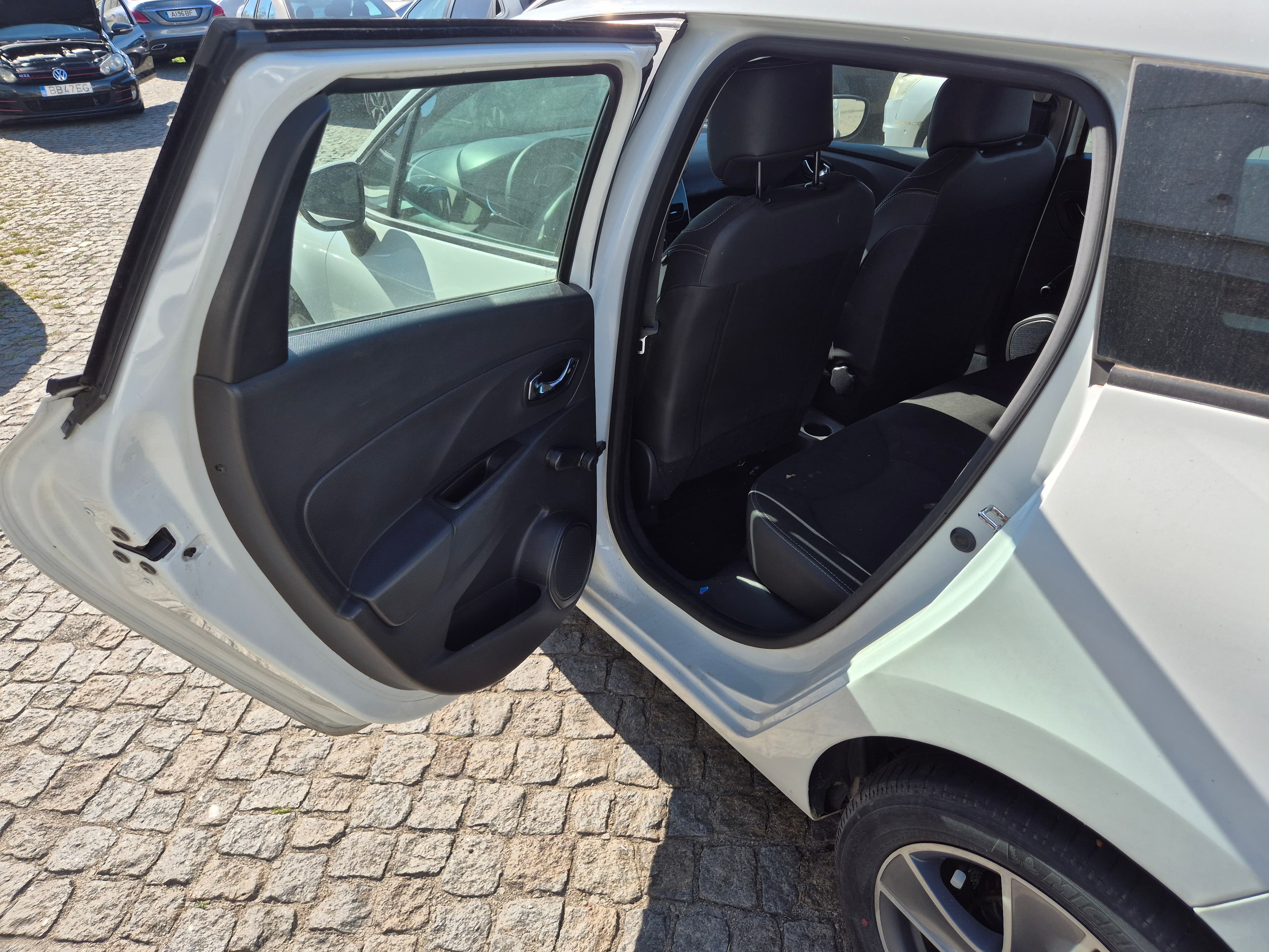 Renault Clio · Ano 2015 — imagem 26