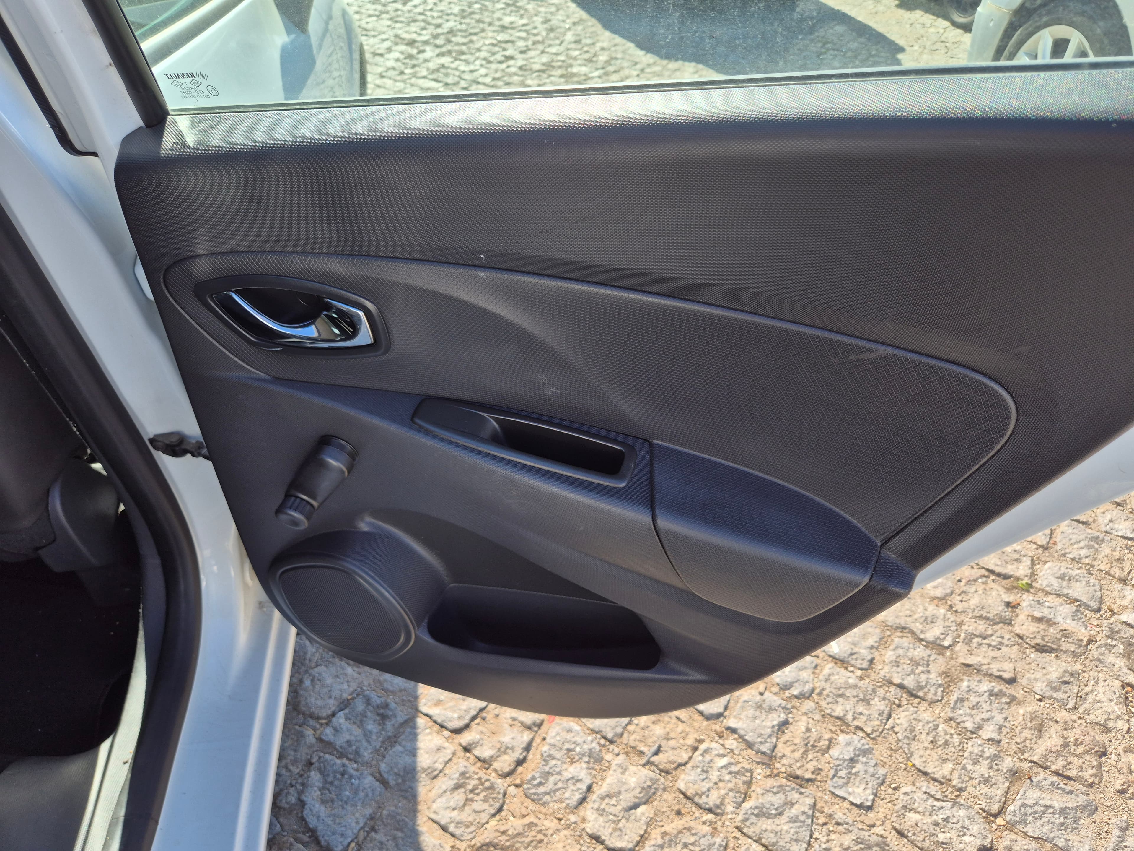 Renault Clio · Ano 2015 — imagem 21