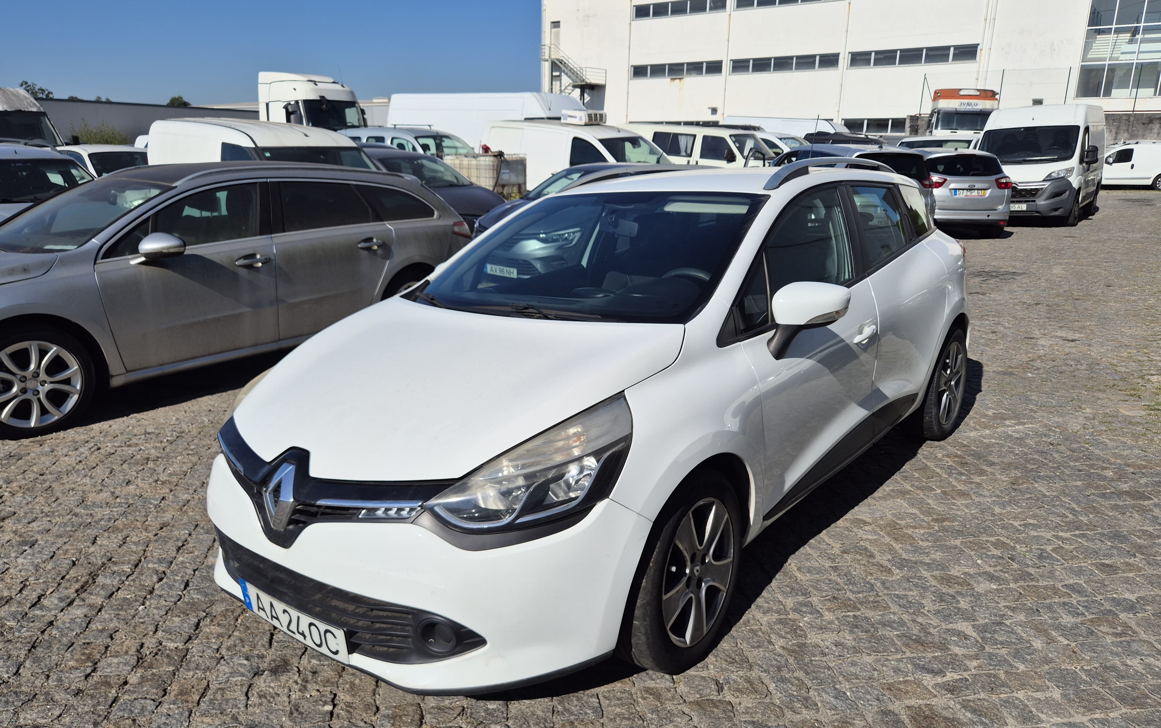 Renault Clio · Ano 2015 — imagem 1