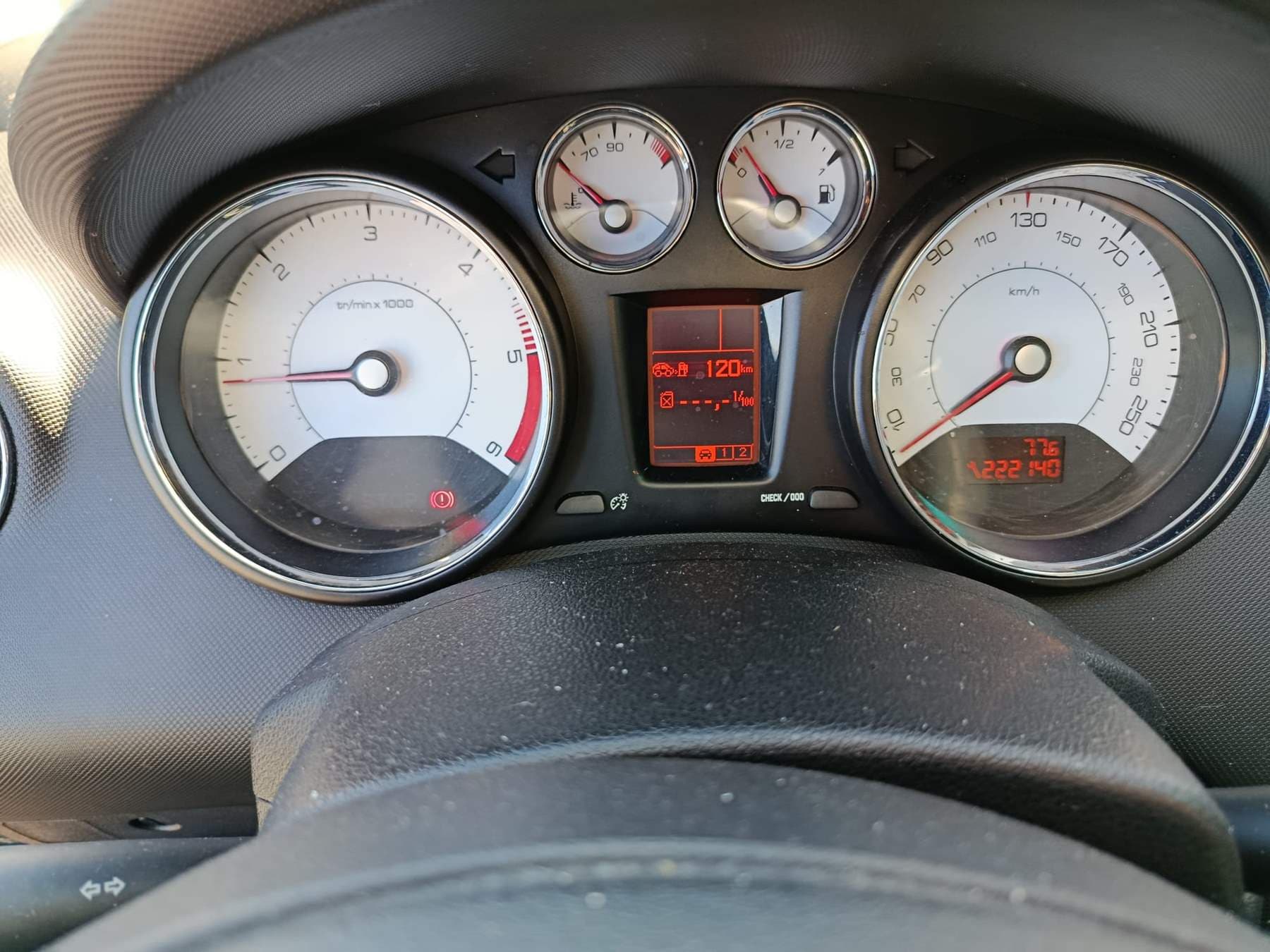 Peugeot 308 · Ano 2010 — imagem 12
