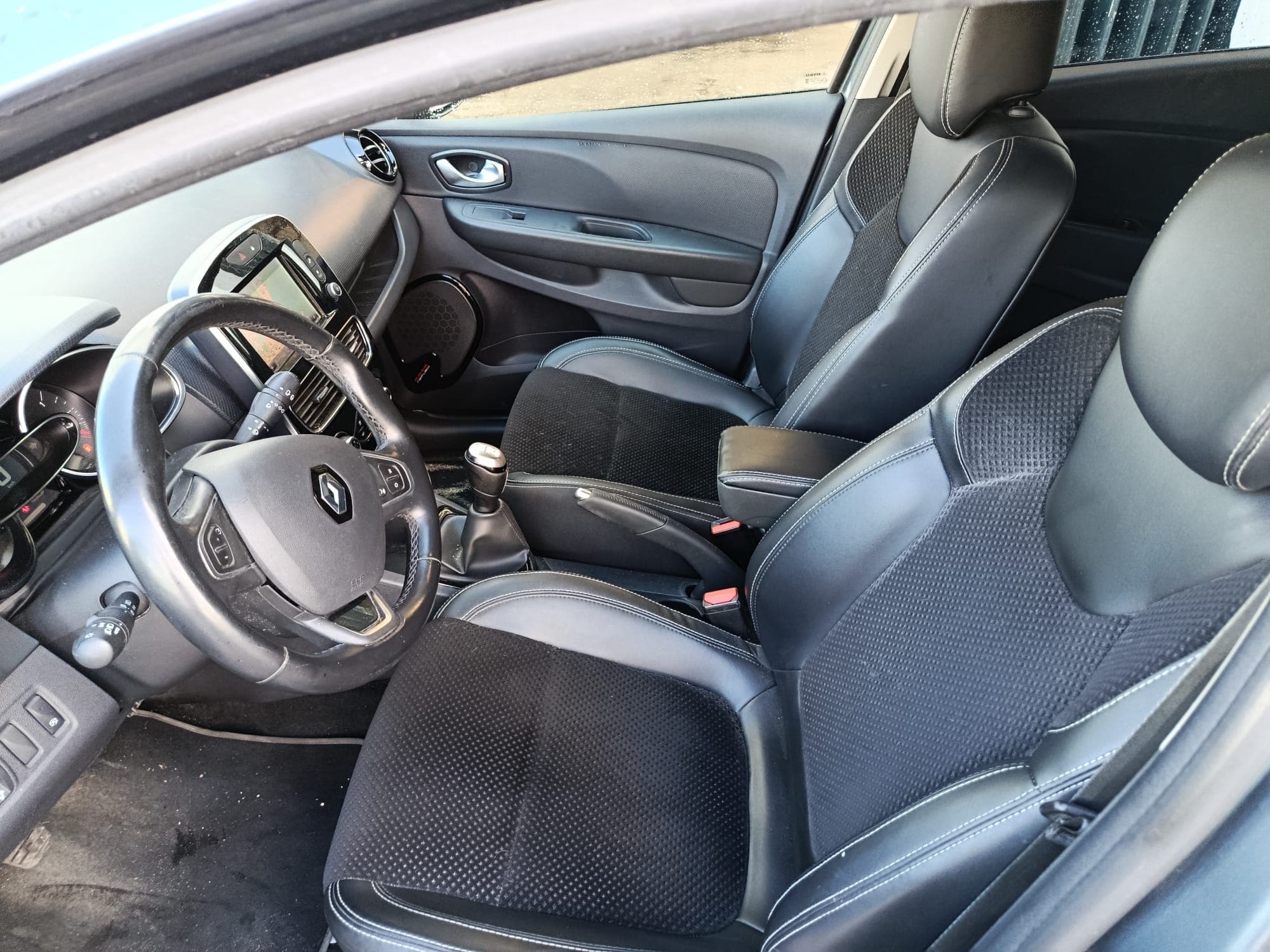 Renault Clio · Año 2019 — imagen 15