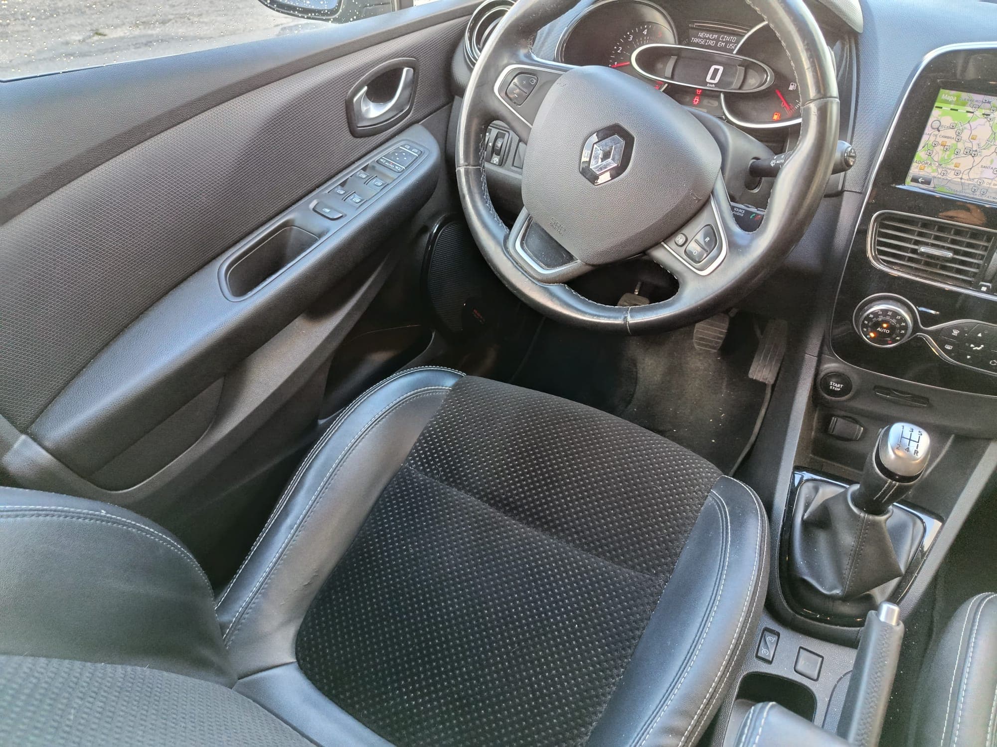 Renault Clio · Año 2019 — imagen 21