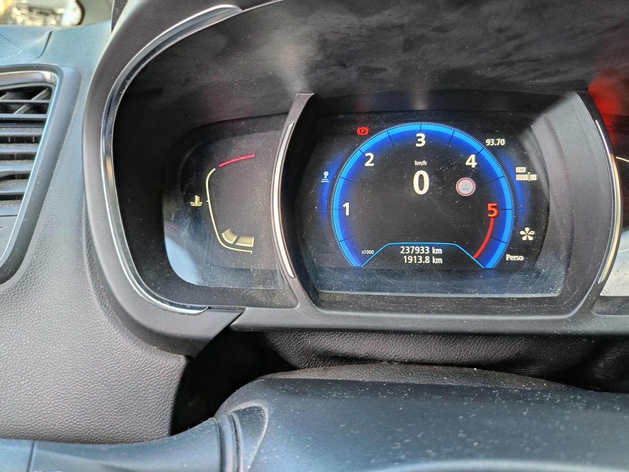 Renault Grand Scénic · 7 Lugares · Ano 2017 — image 11