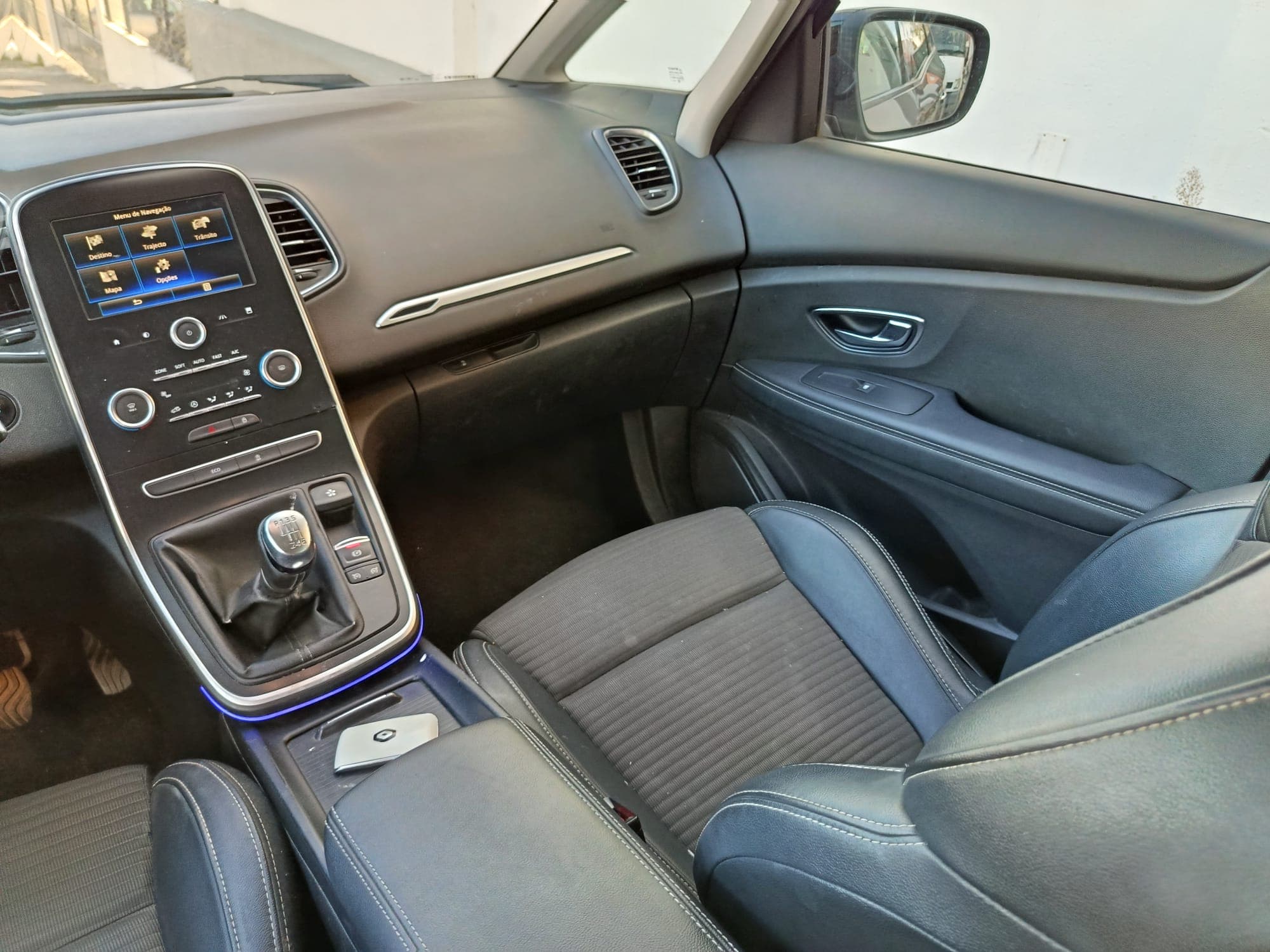 Renault Grand Scénic · 7 Lugares · Ano 2017 — image 18