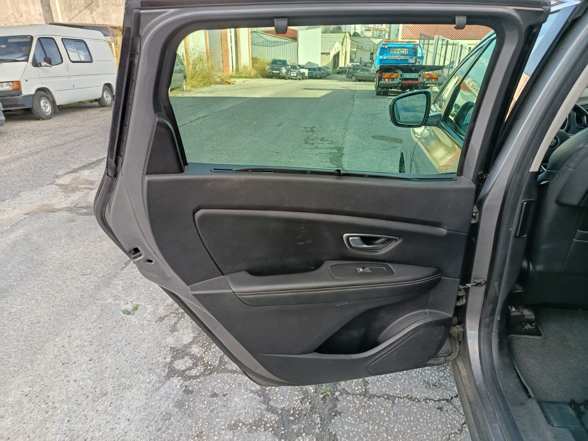 Renault Grand Scénic · 7 Lugares · Ano 2017 — image 19