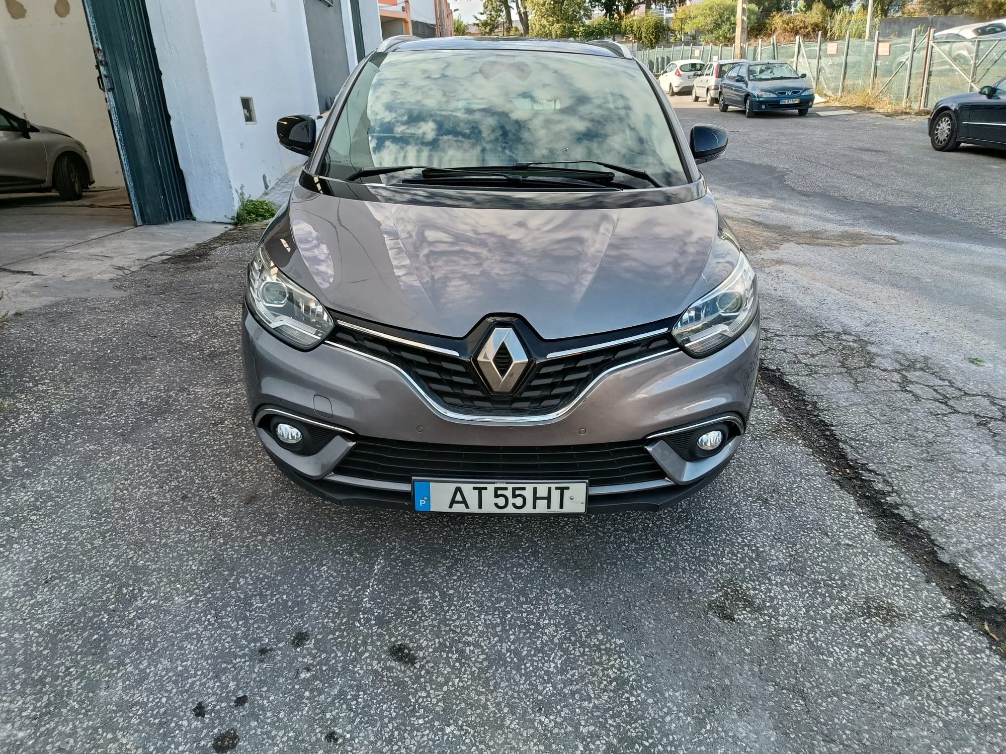 Renault Grand Scénic · 7 Lugares · Ano 2017 — image 2